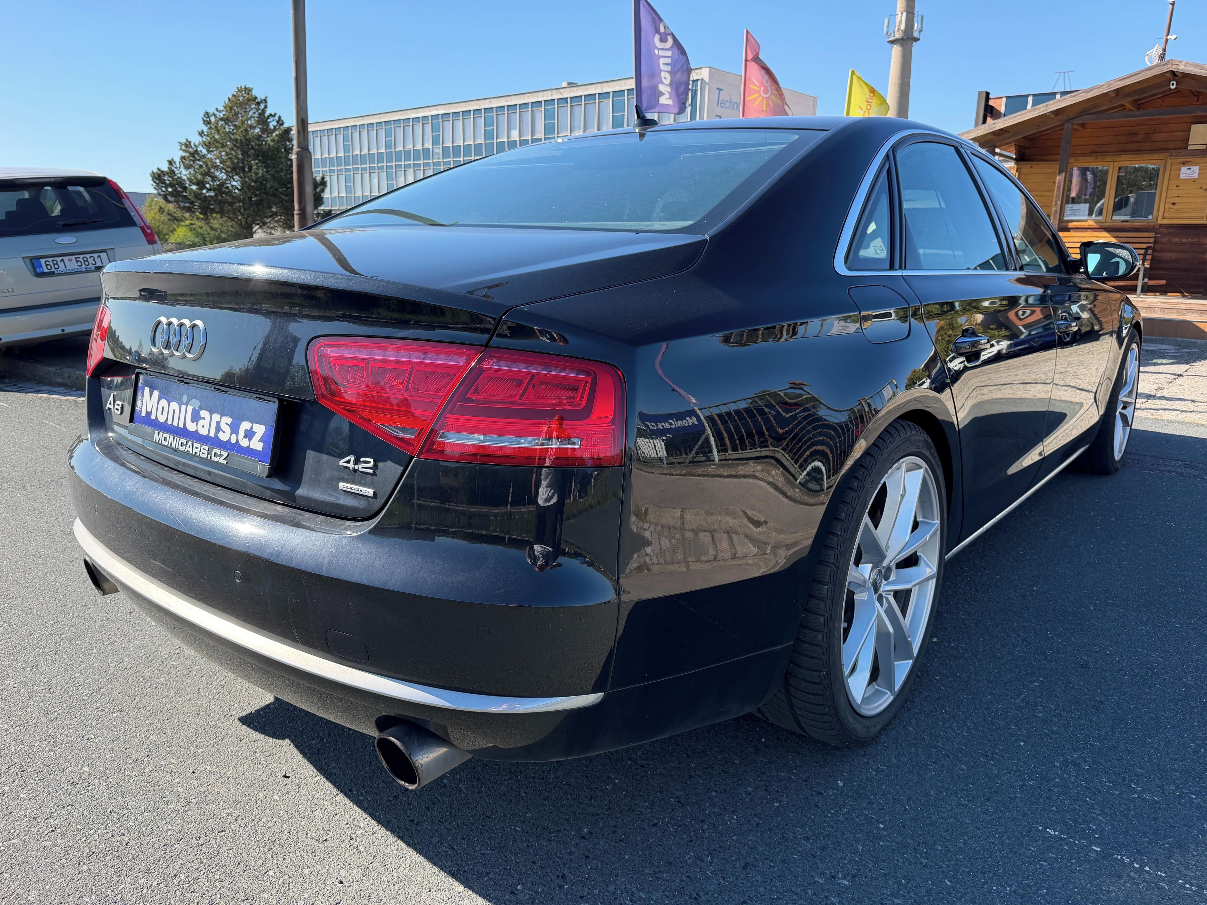 Audi A8, 4.2 FSI 273kW 4X4 MAX. VÝBAVA - fotka 5