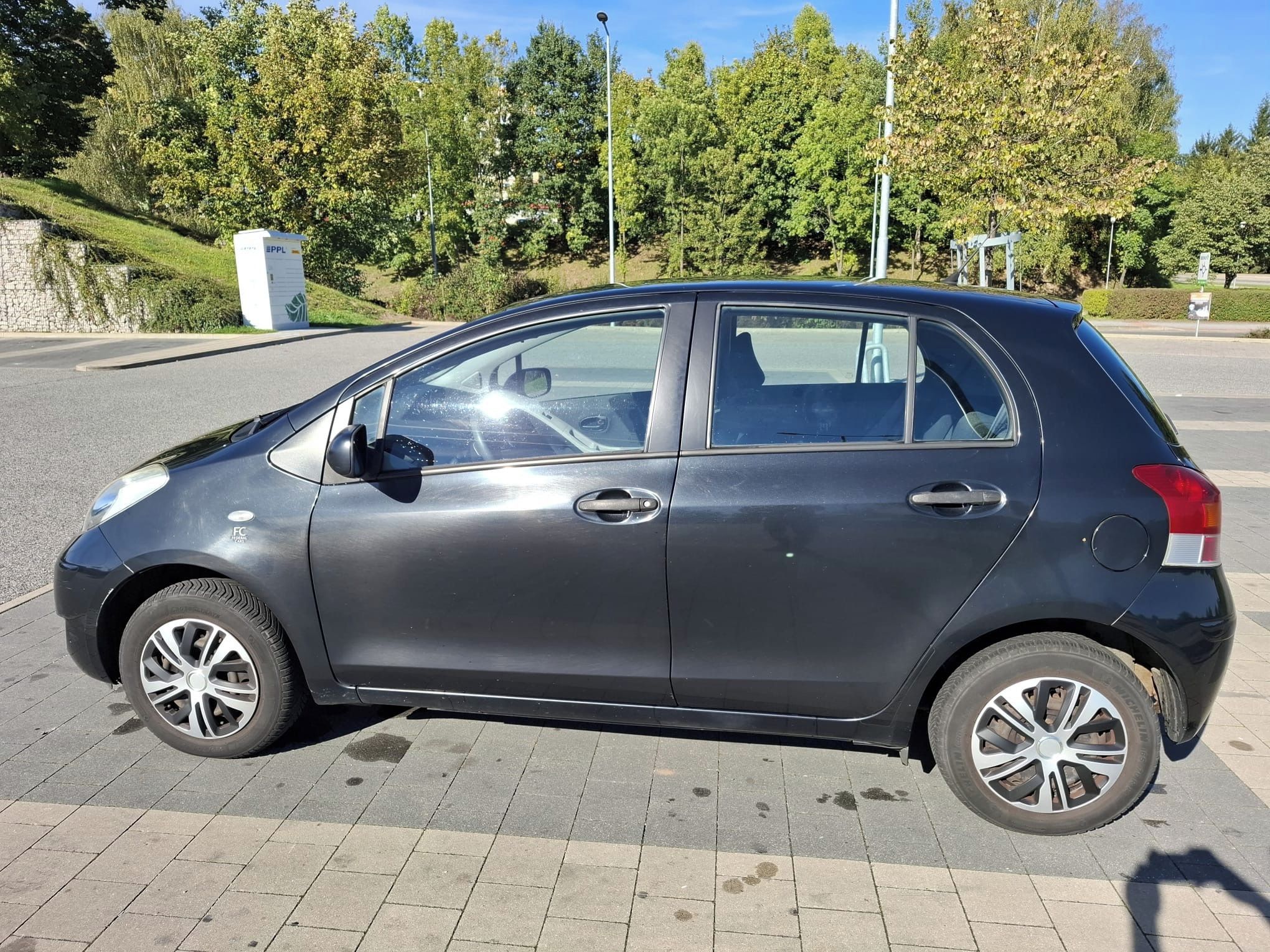 Toyota Yaris, Toyota Yaris 1.0 VVT-i 51 kW - fotka 4