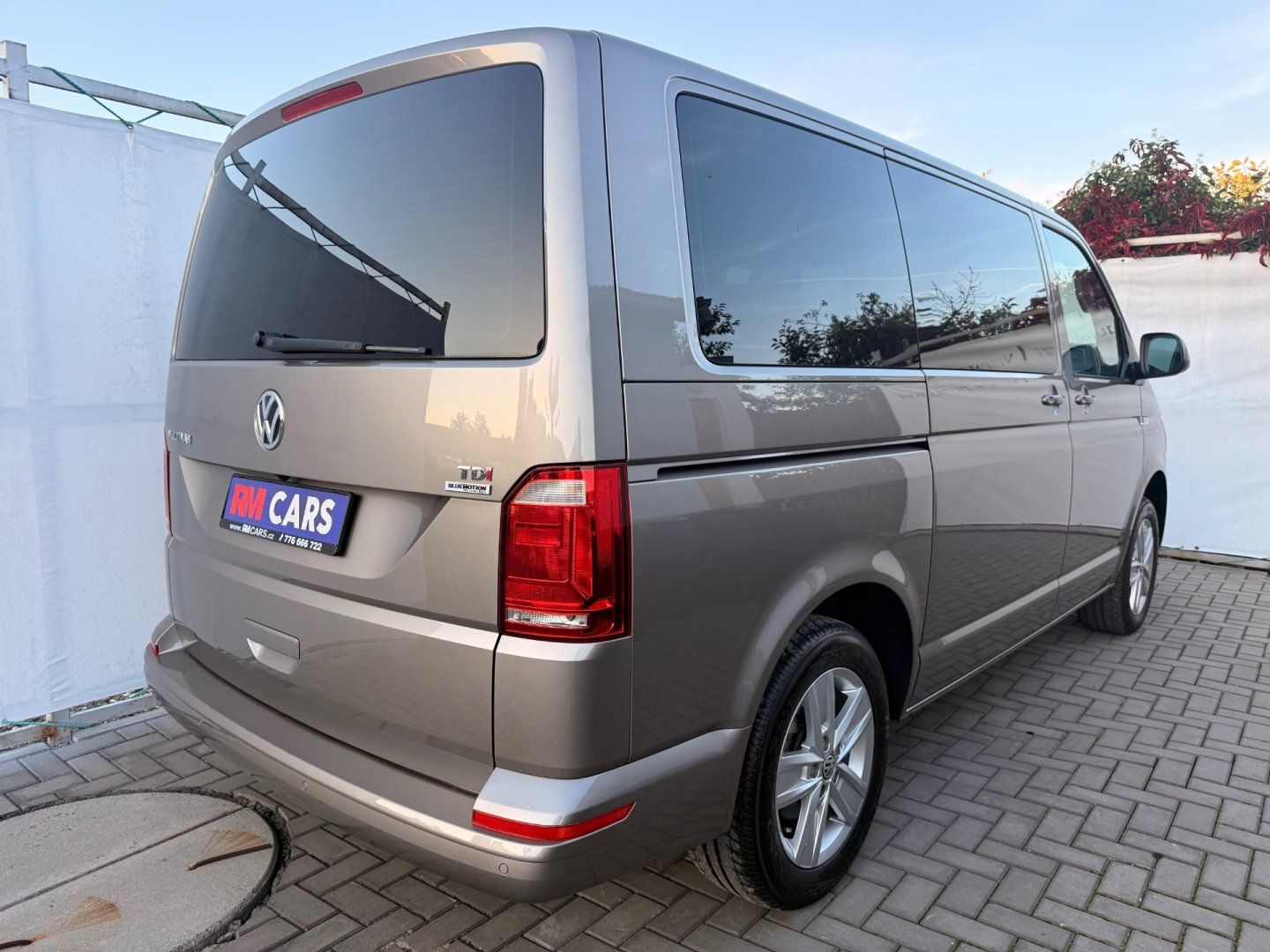 Volkswagen Multivan, 2.0TDI 110kW*7-MÍST*WEBASTO*AC - fotka 4