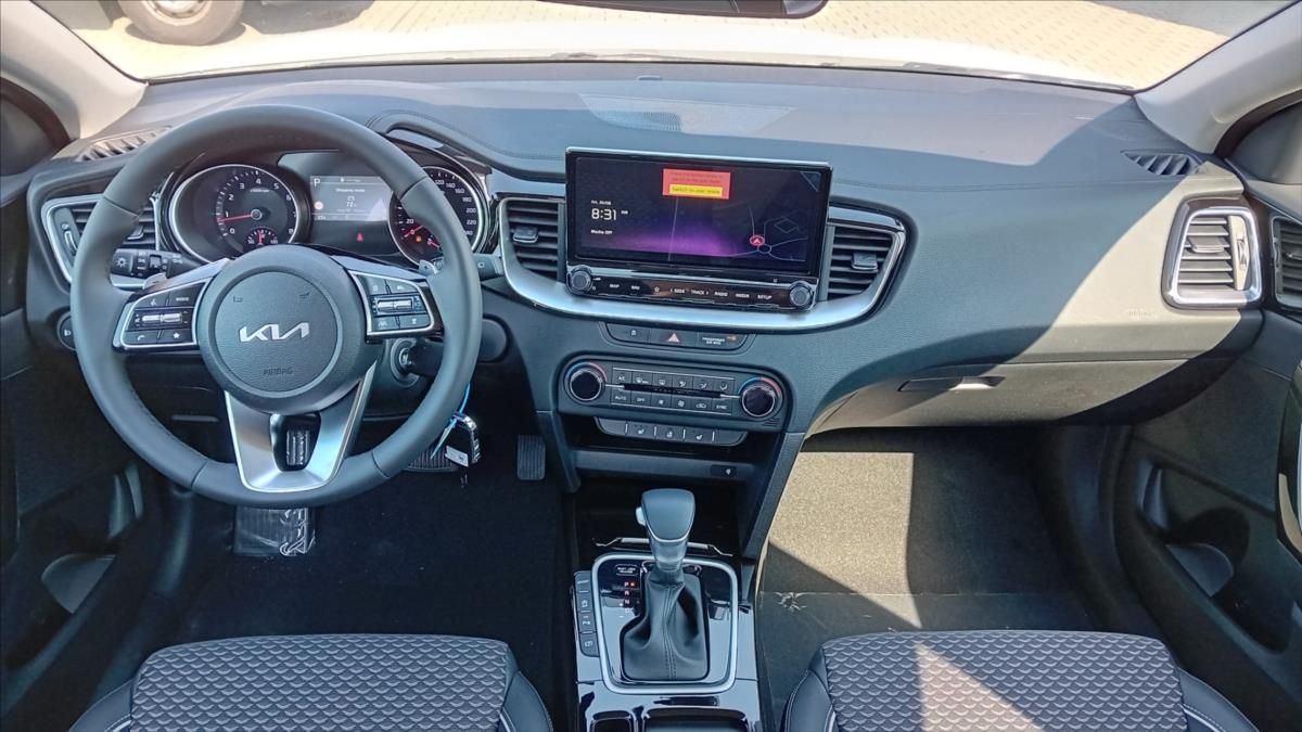 Kia XCee´d, 1,6 T-GDi GPF 7DCT EXCLUSIVE - fotka 6