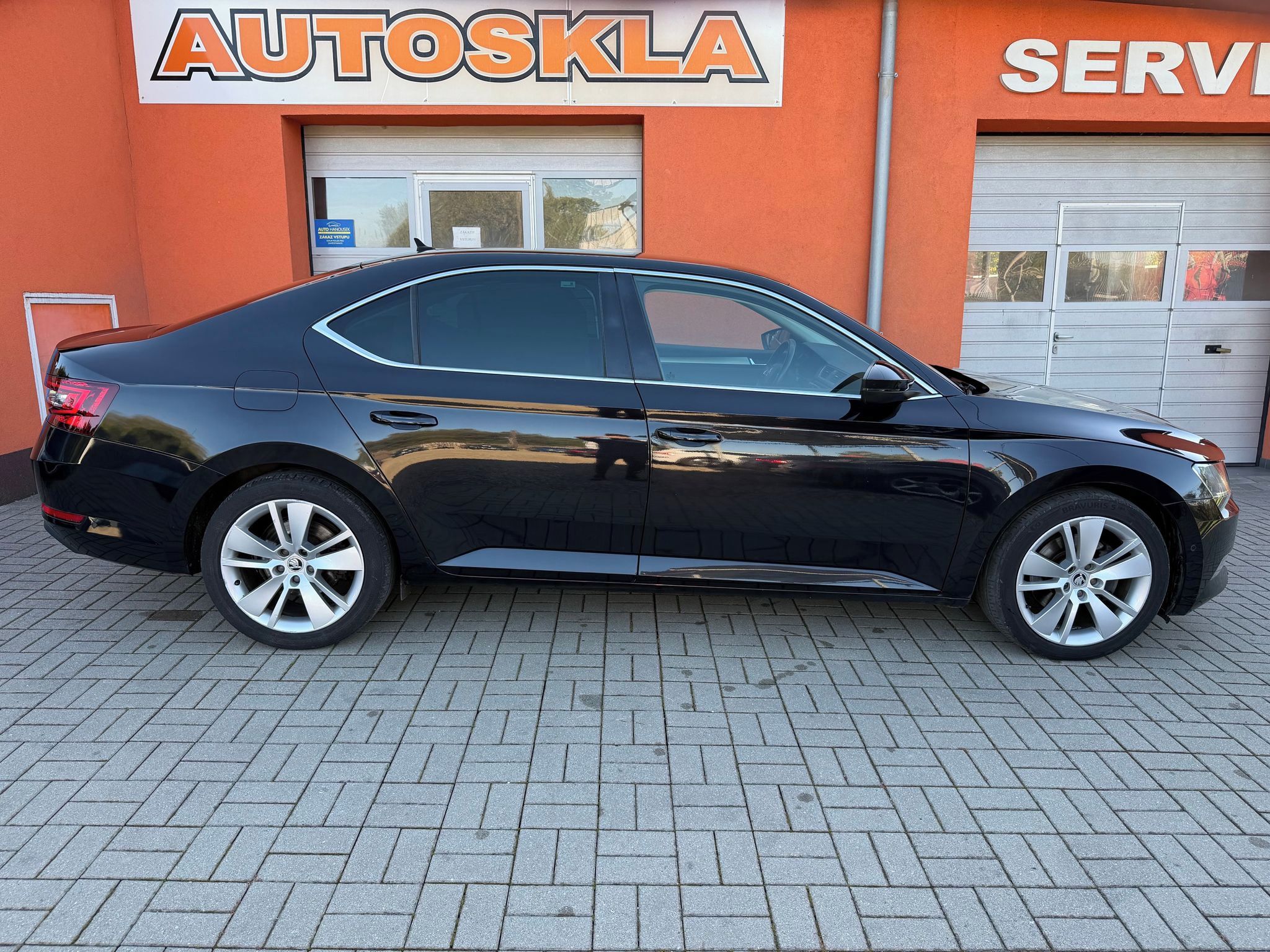 Škoda Superb, 2.0 TDI 140KW DSG - fotka 4