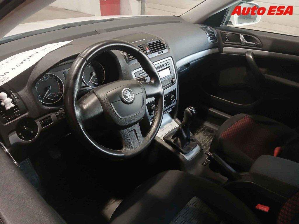 Škoda Octavia, 1.6 TDI,ČR - fotka 2