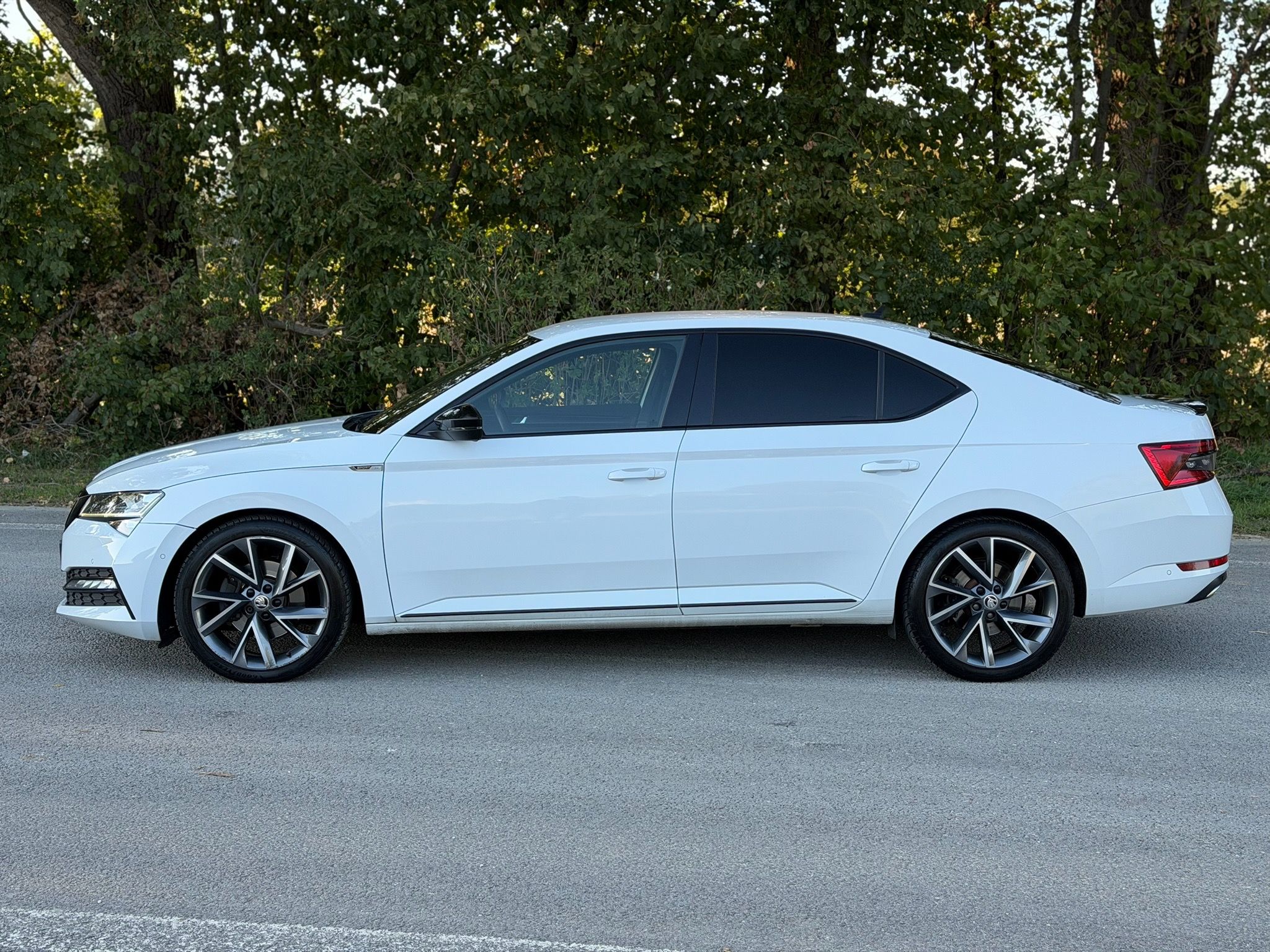 Škoda Superb, Sportline 2.0TDI 110kW DSG DPH - fotka 6