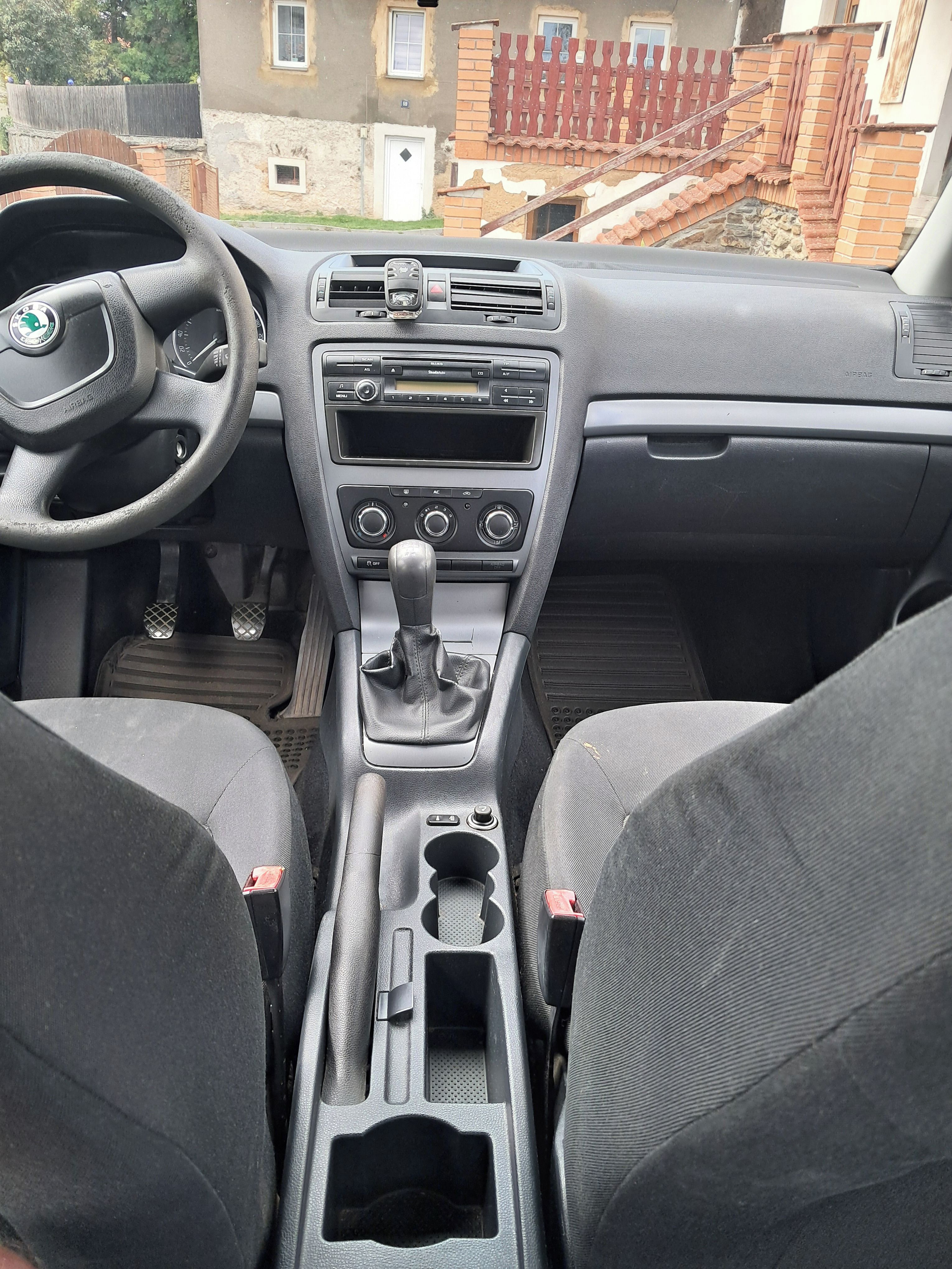 Škoda Octavia, 1.6 TDI - druhý majitel - fotka 5