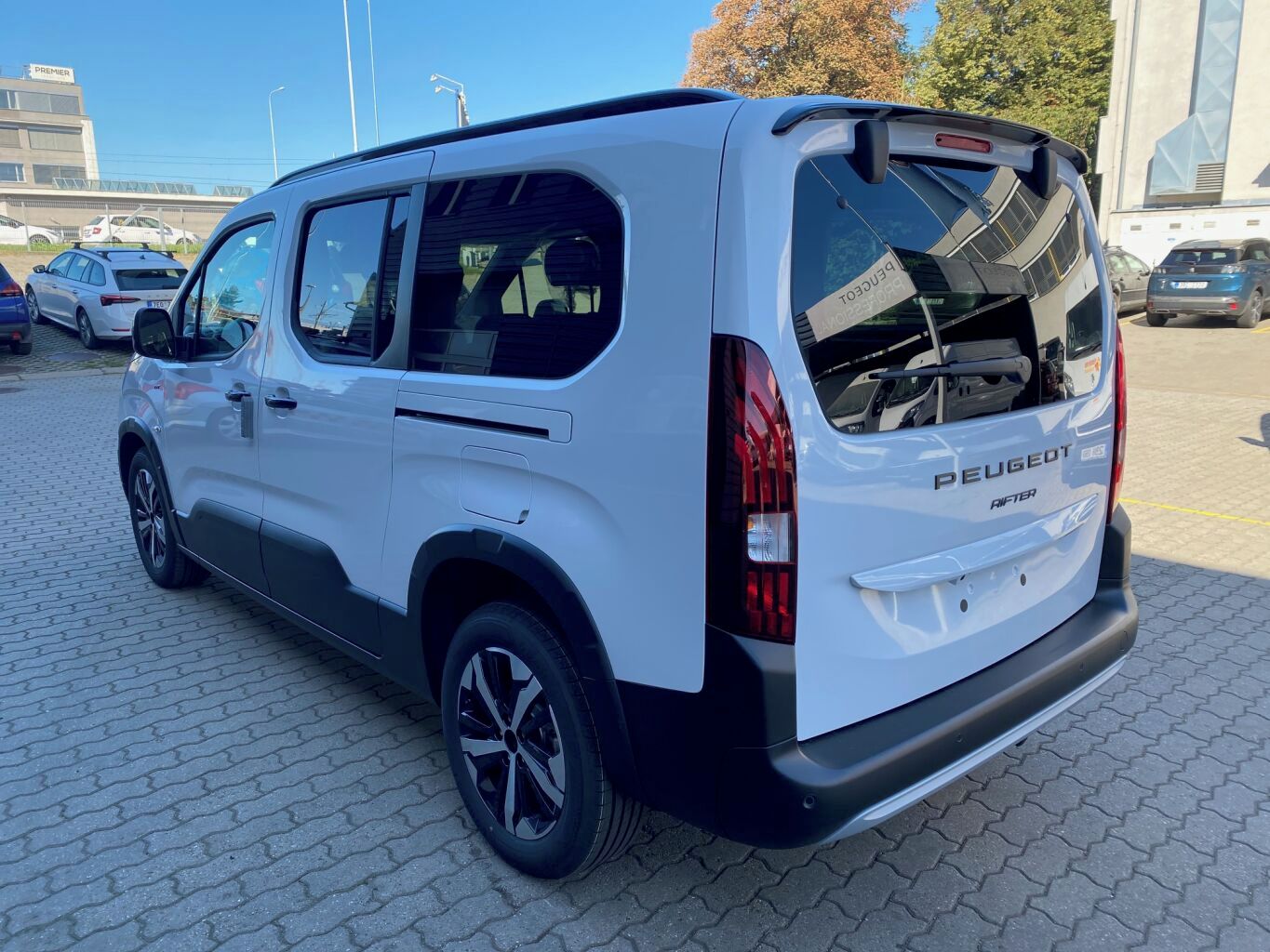 Peugeot Rifter, LONG GT BlueHdi EAT8 -7míst - - fotka 4