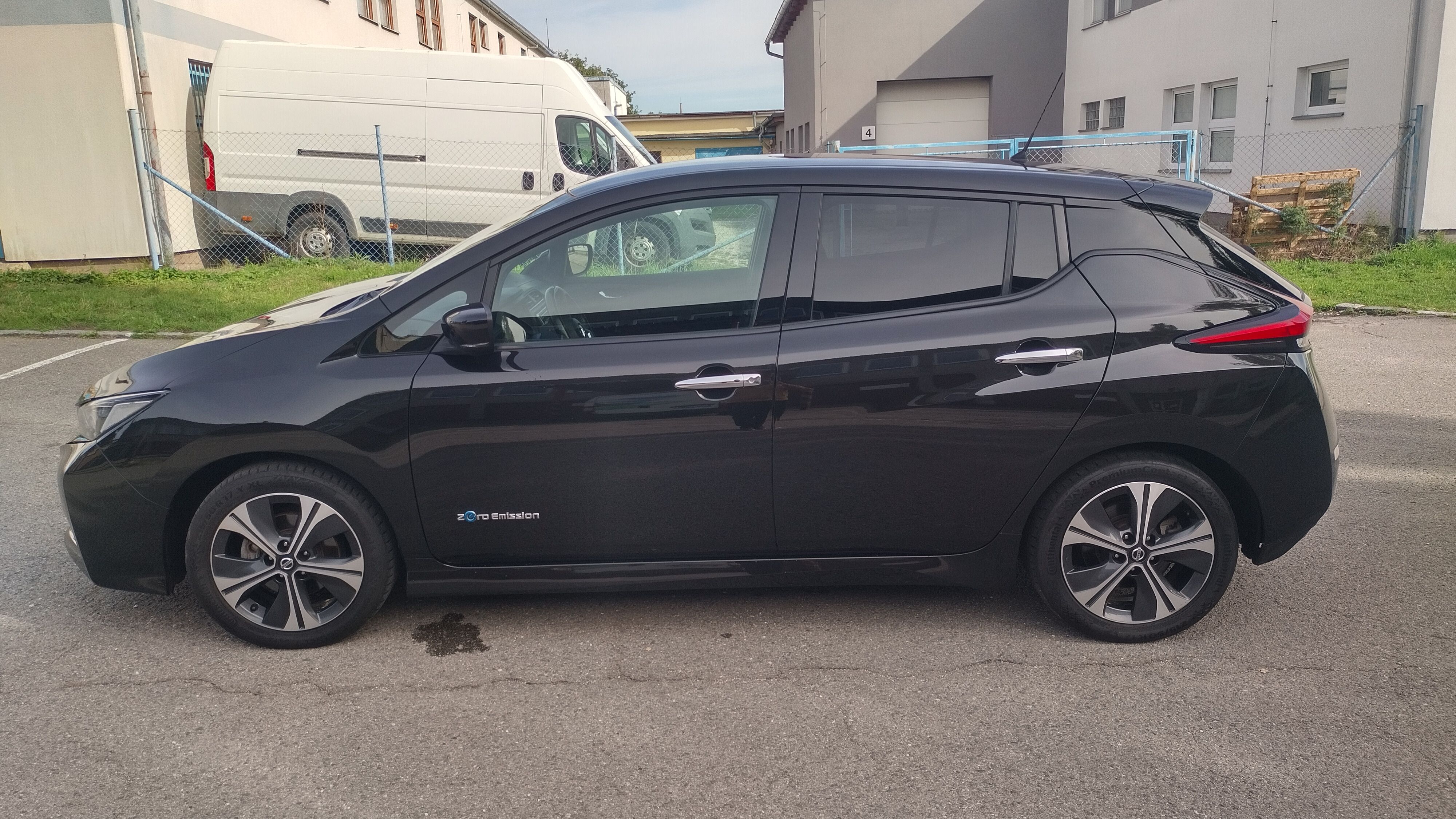 Nissan LEAF, 40kWh soh85% super stav - fotka 6