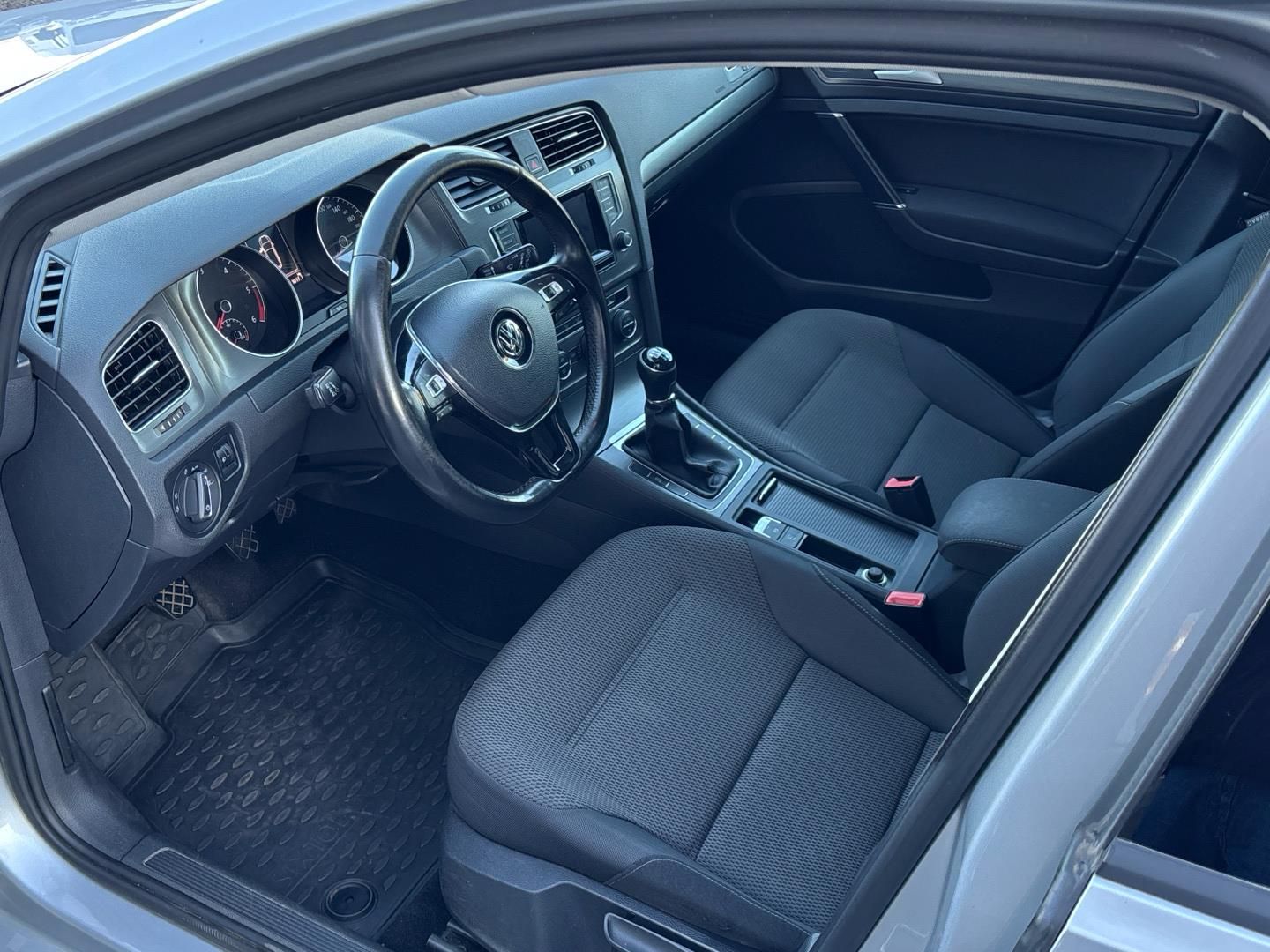 Volkswagen Golf, 1.6 TDI / 81 kW Comfortline - fotka 6