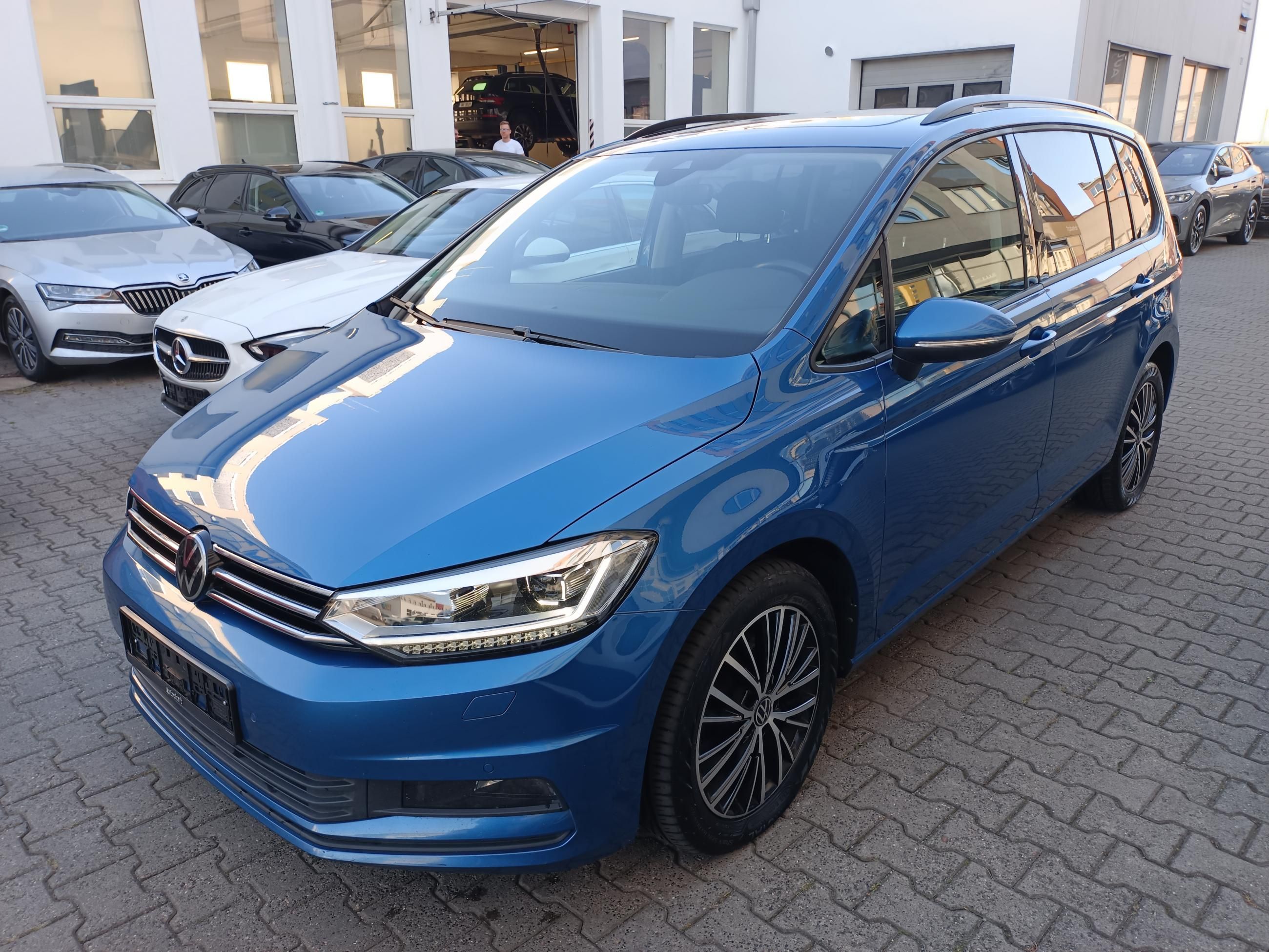 Volkswagen Touran, TDI / 7-míst / Tažné / Webasto - fotka 3