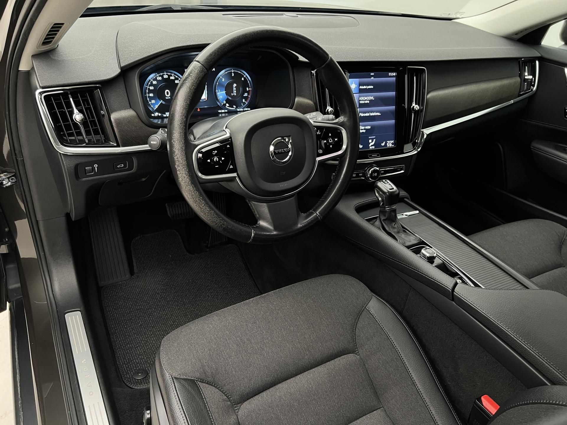 Volvo V90, CC D5 AWD AUT CZ - fotka 4