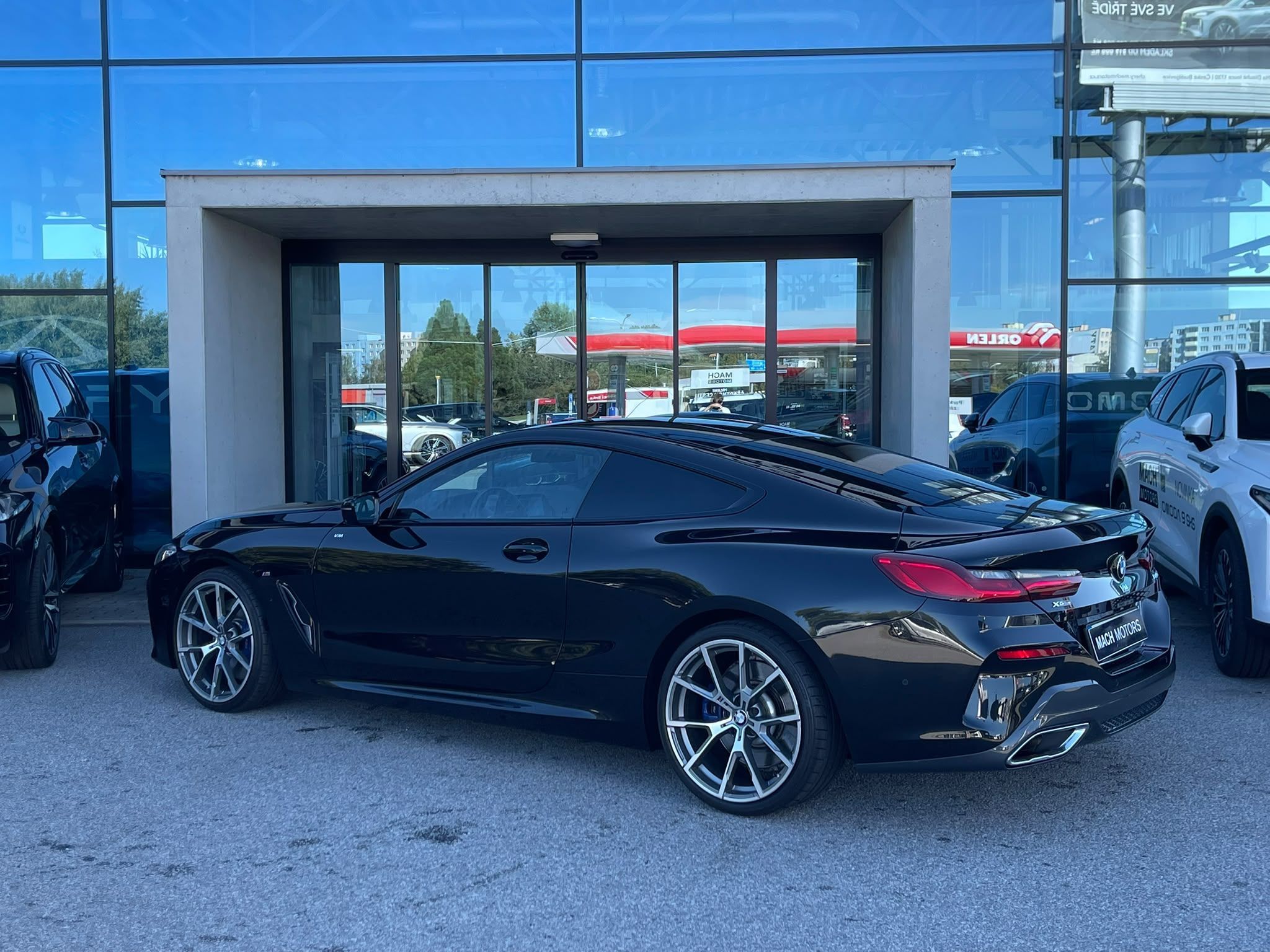 BMW Řada 8, 840D xDrive M Paket - fotka 4