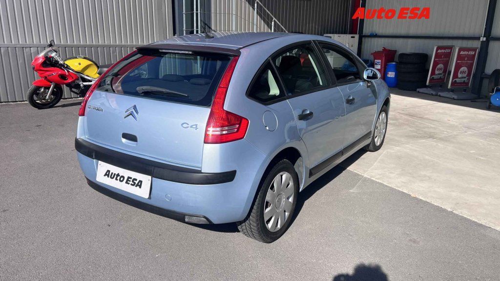 Citroën C4, 1.6 i,2.maj,ČR - fotka 2