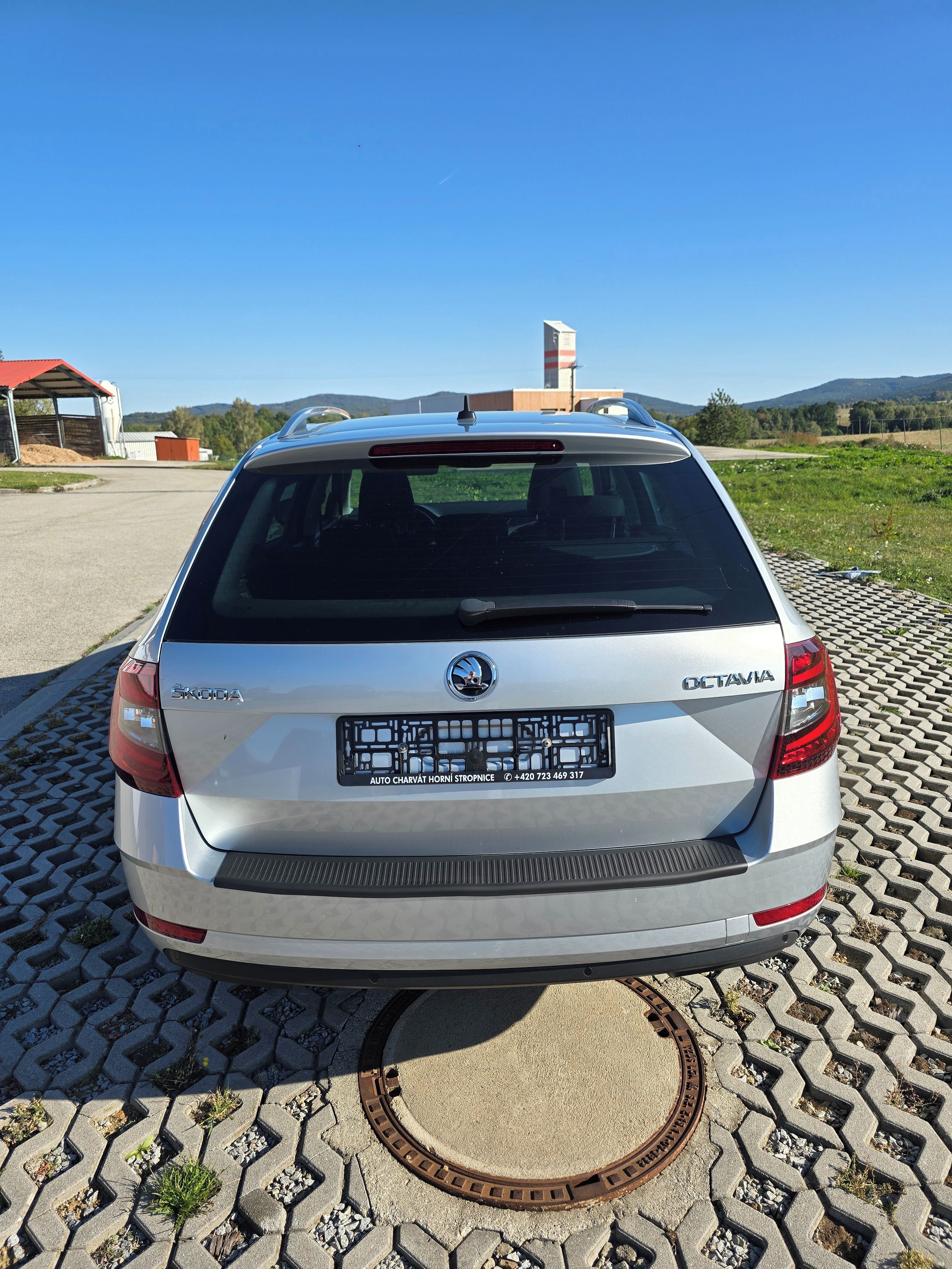 Škoda Octavia, 1.6 TDI Style DSG *NAVI* - fotka 6