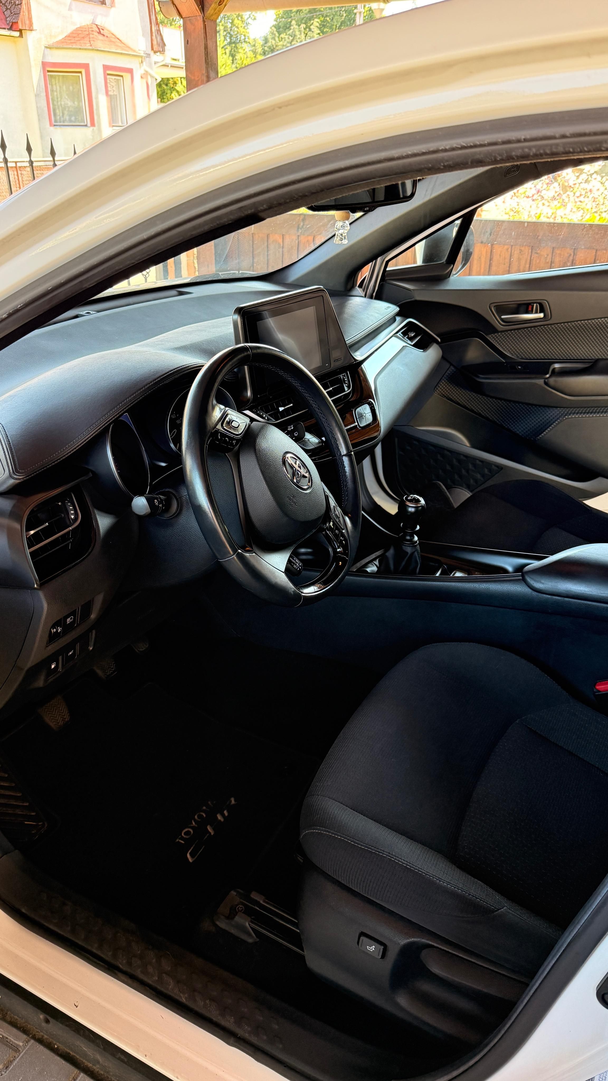 Toyota C-HR, 1,2 Turbo Active - fotka 3