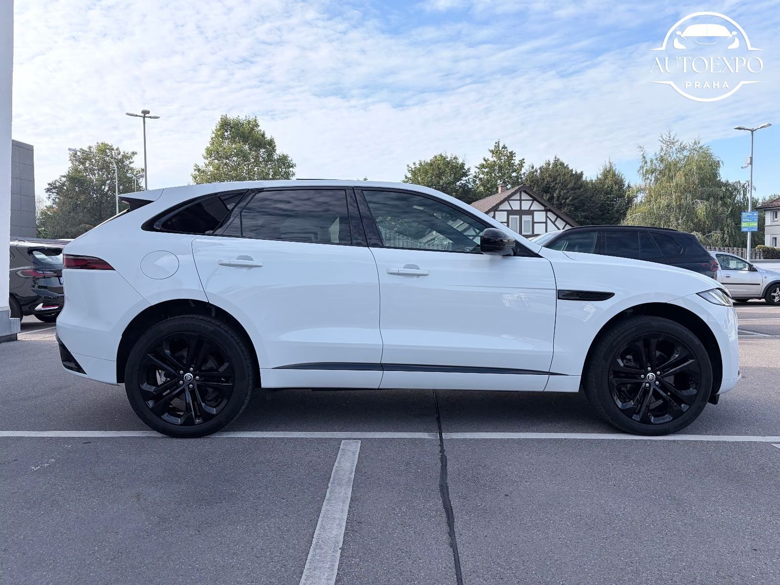 Jaguar F-Pace, R-Dynamic SE*AWD*PANORAMA - fotka 5