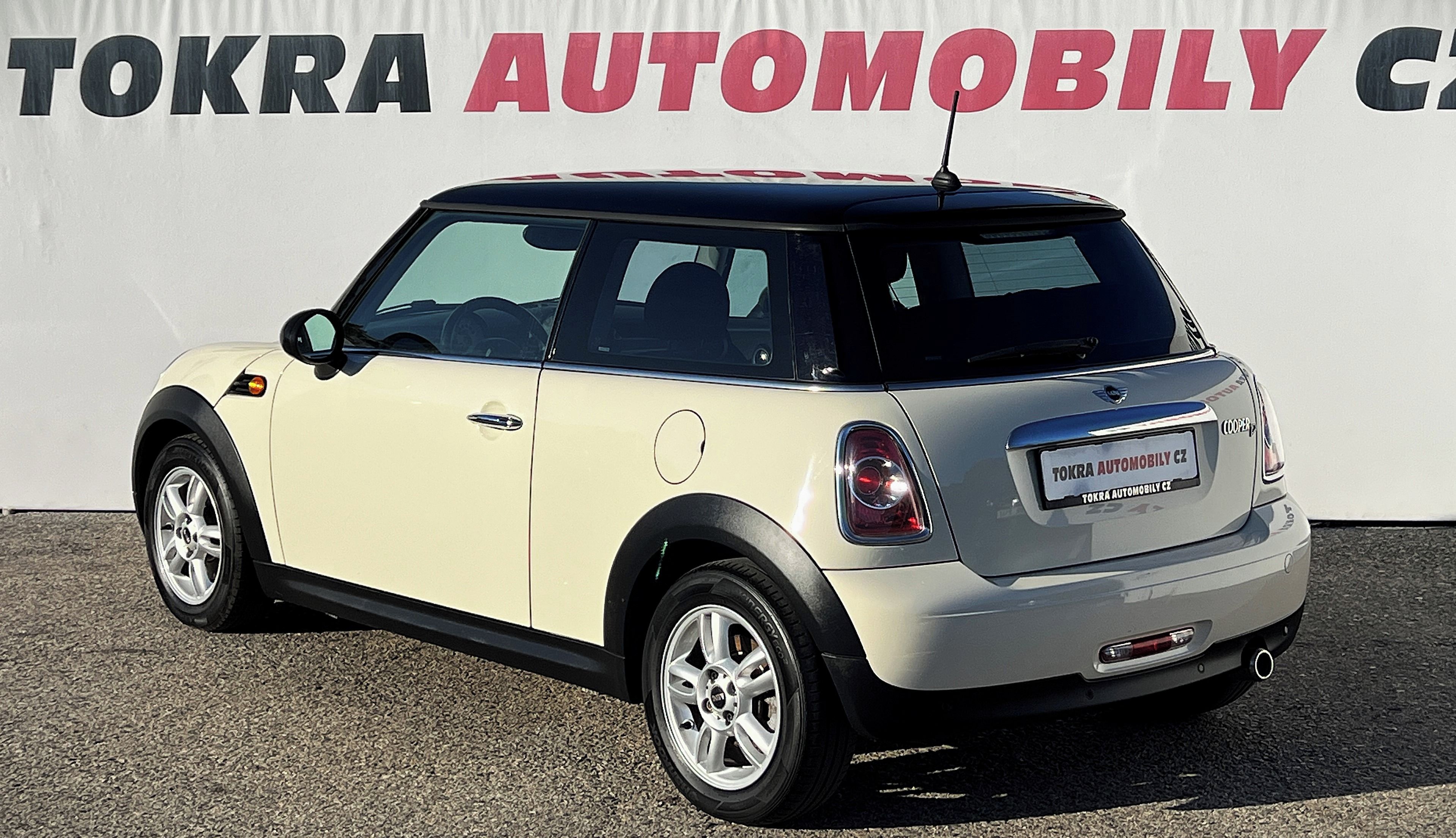 Mini Cooper, 1.6D Dig.Klima Xenony Alu ČR - fotka 4