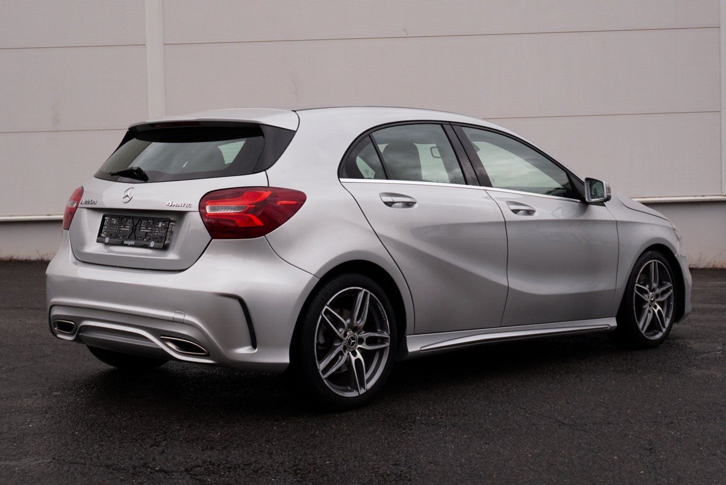 Mercedes-Benz Třídy A, 220d 4MATIC AMG - fotka 4