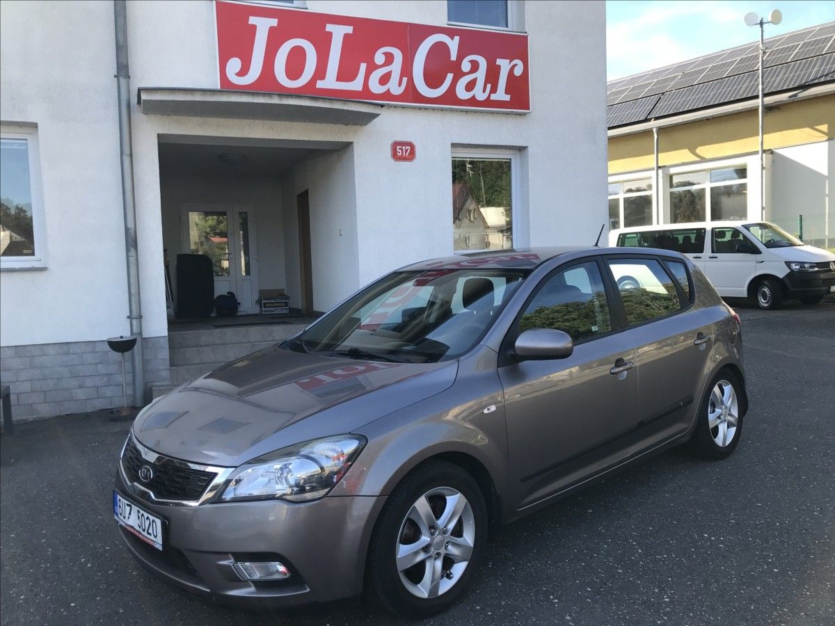 Kia Cee´d, 1,4 i 77kW 5dv. AC - fotka 2