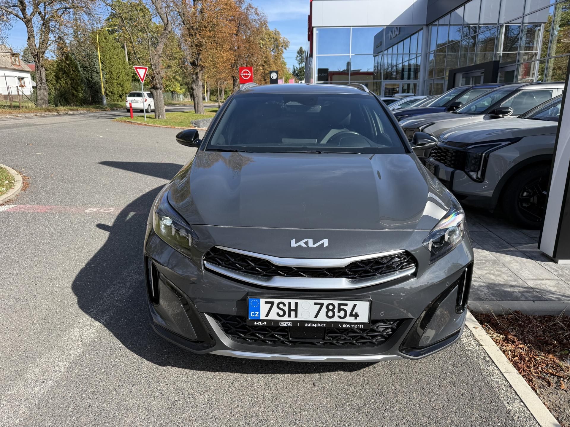 Kia XCee´d, 1.6 T-GDi BLACK EDITION 7DCT - fotka 2