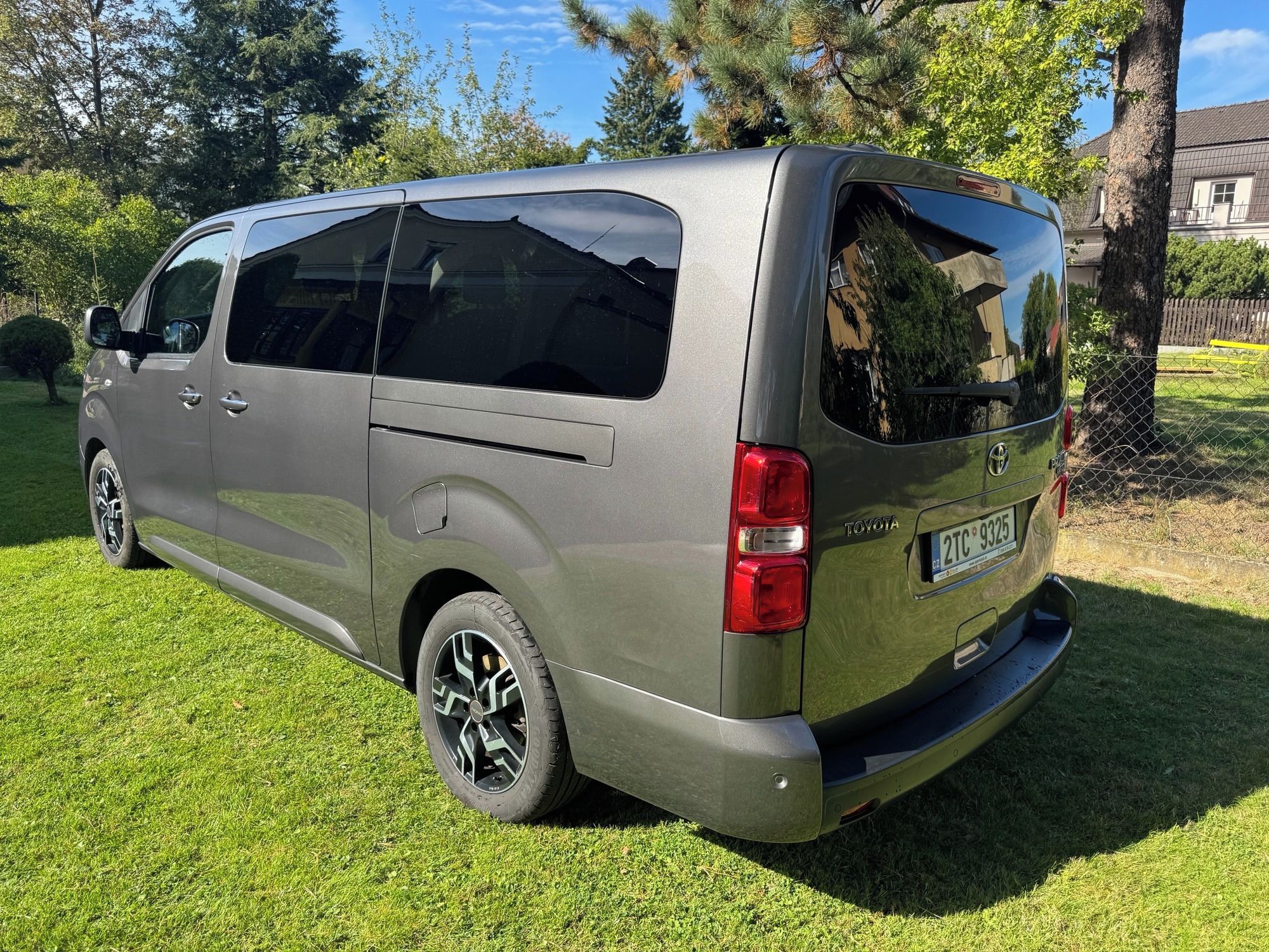 Toyota Proace Verso, 2.0 D, 177k, L2, 8 míst, 8AT - fotka 2