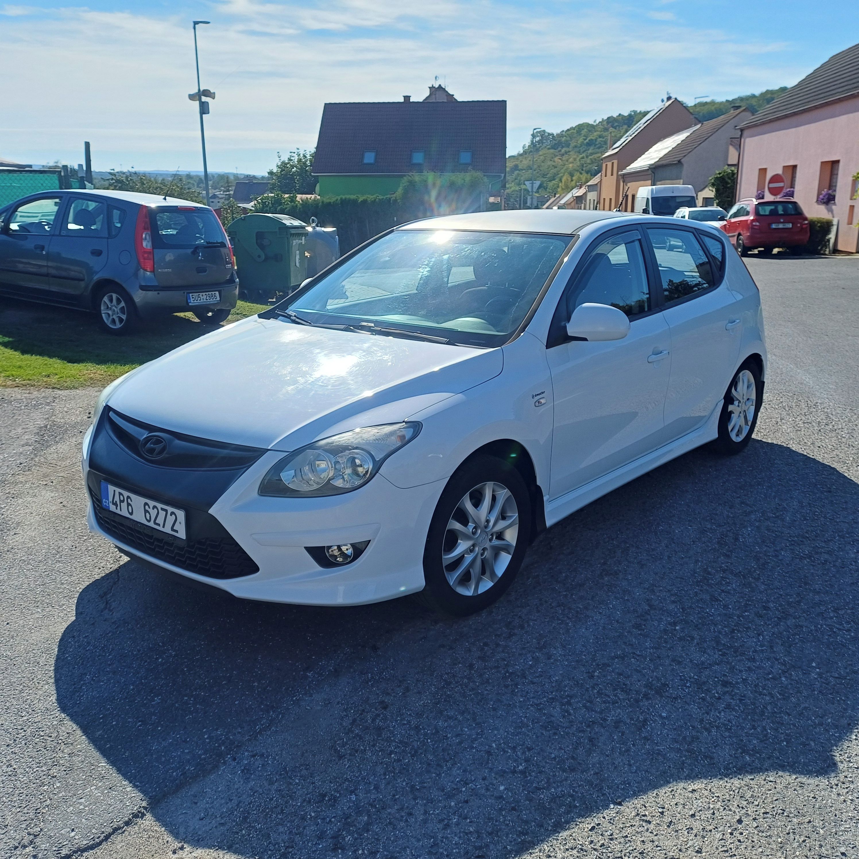 Hyundai i30, 1,4,  80kw - fotka 5