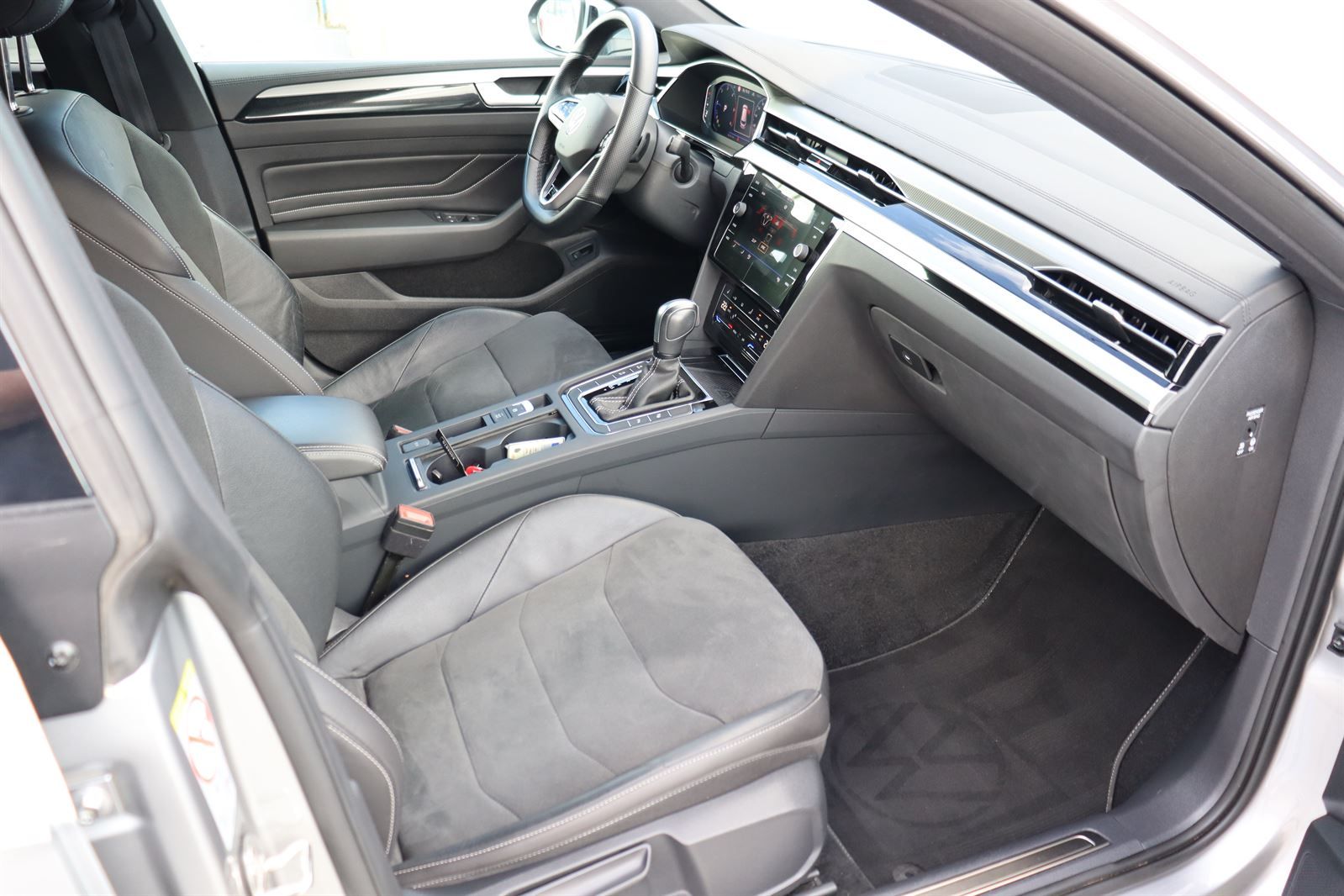 Volkswagen Arteon, 2.0 TDI BMT DSG ShBrake - fotka 4