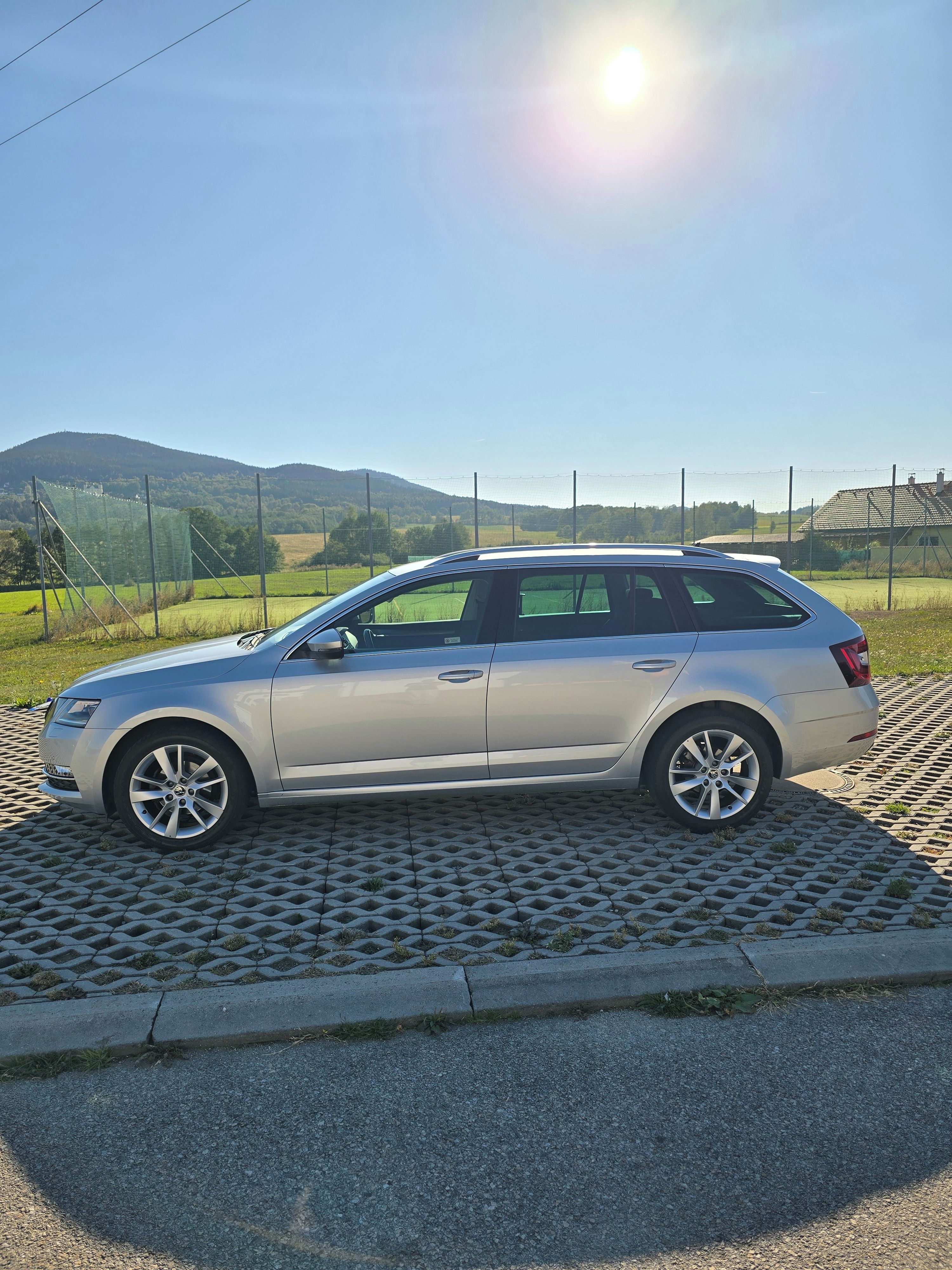 Škoda Octavia, 1.6 TDI Style DSG *NAVI* - fotka 4