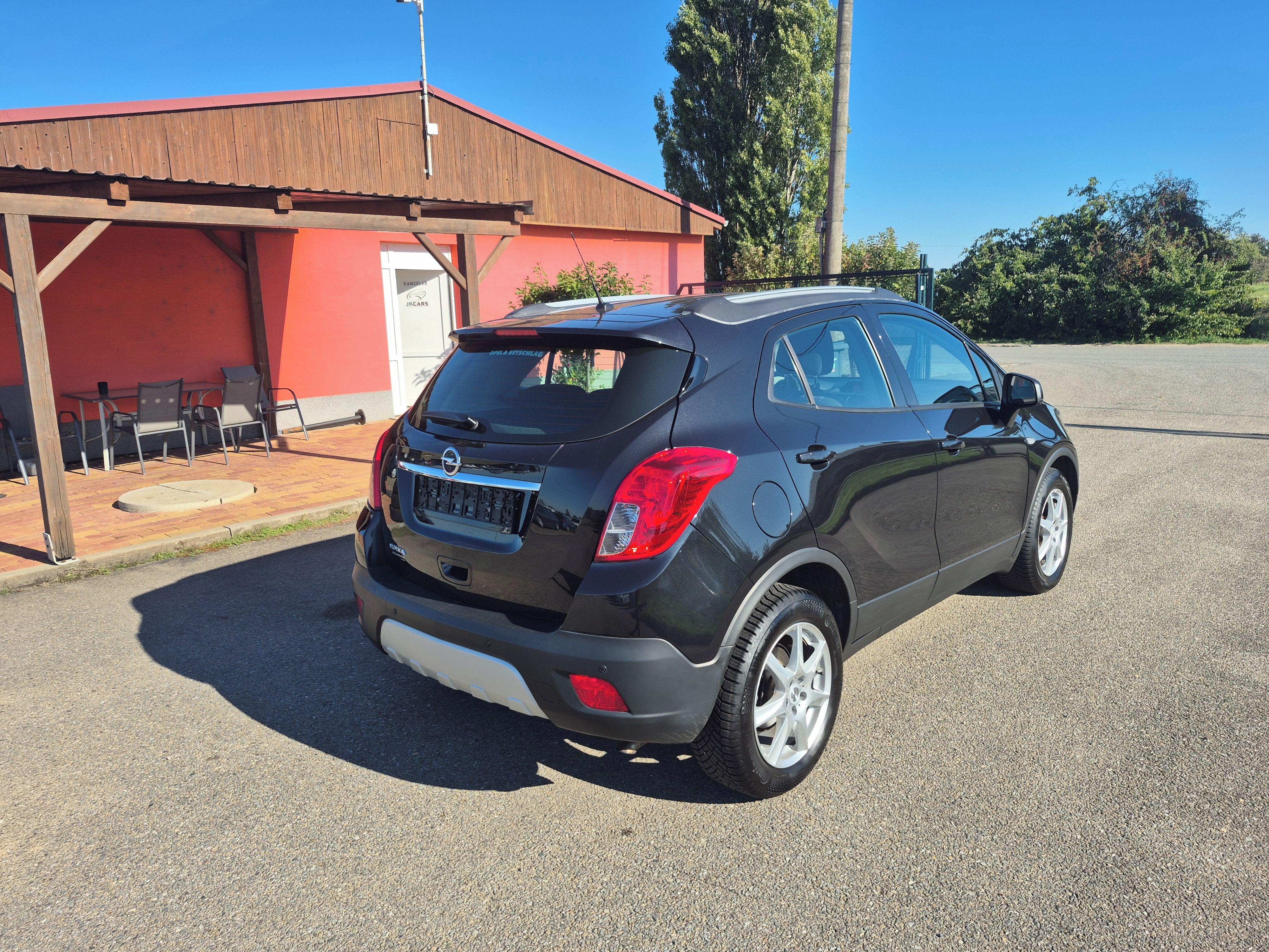 Opel Mokka, 1,6i, 85kW, 1.maj, serviska - fotka 6