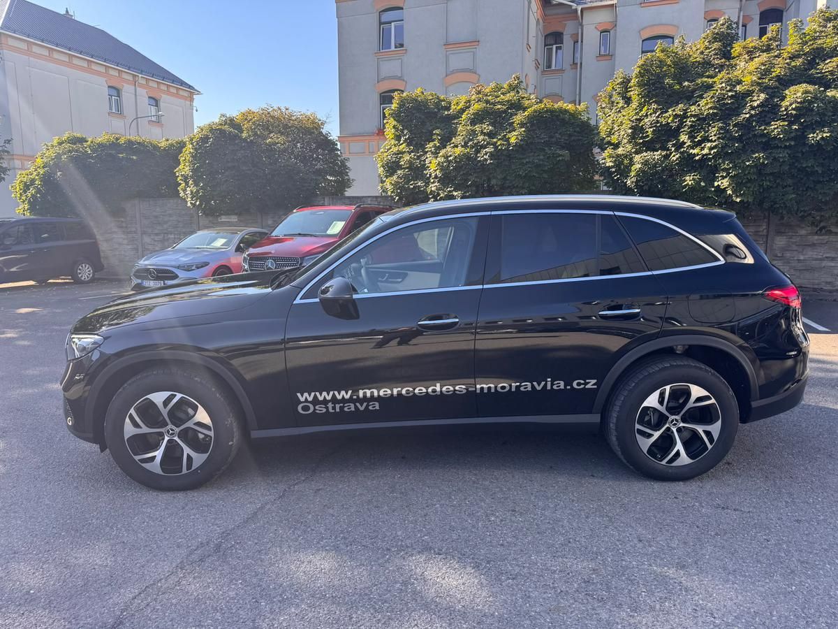 Mercedes-Benz GLC, 300 de 4MATIC - fotka 4