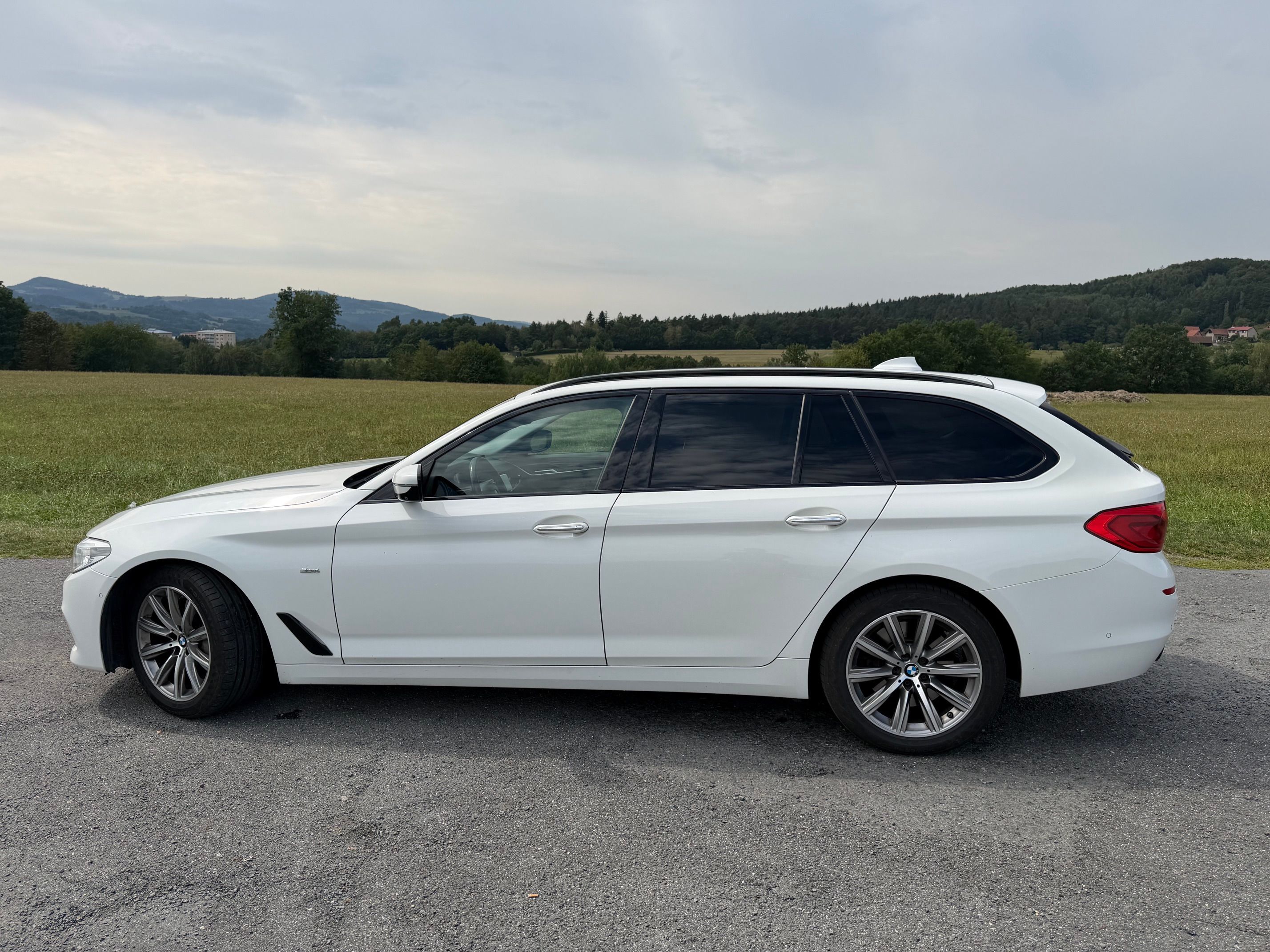 BMW Řada 5, 3.0d xDrive - fotka 5