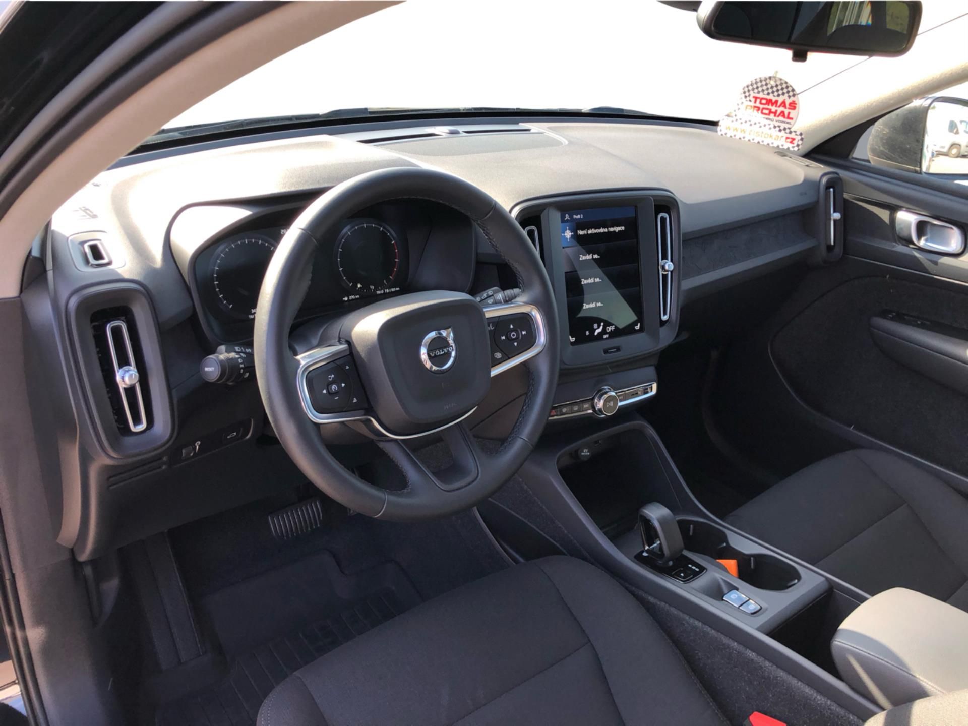 Volvo XC40, T2 ESSENTIAL - fotka 5