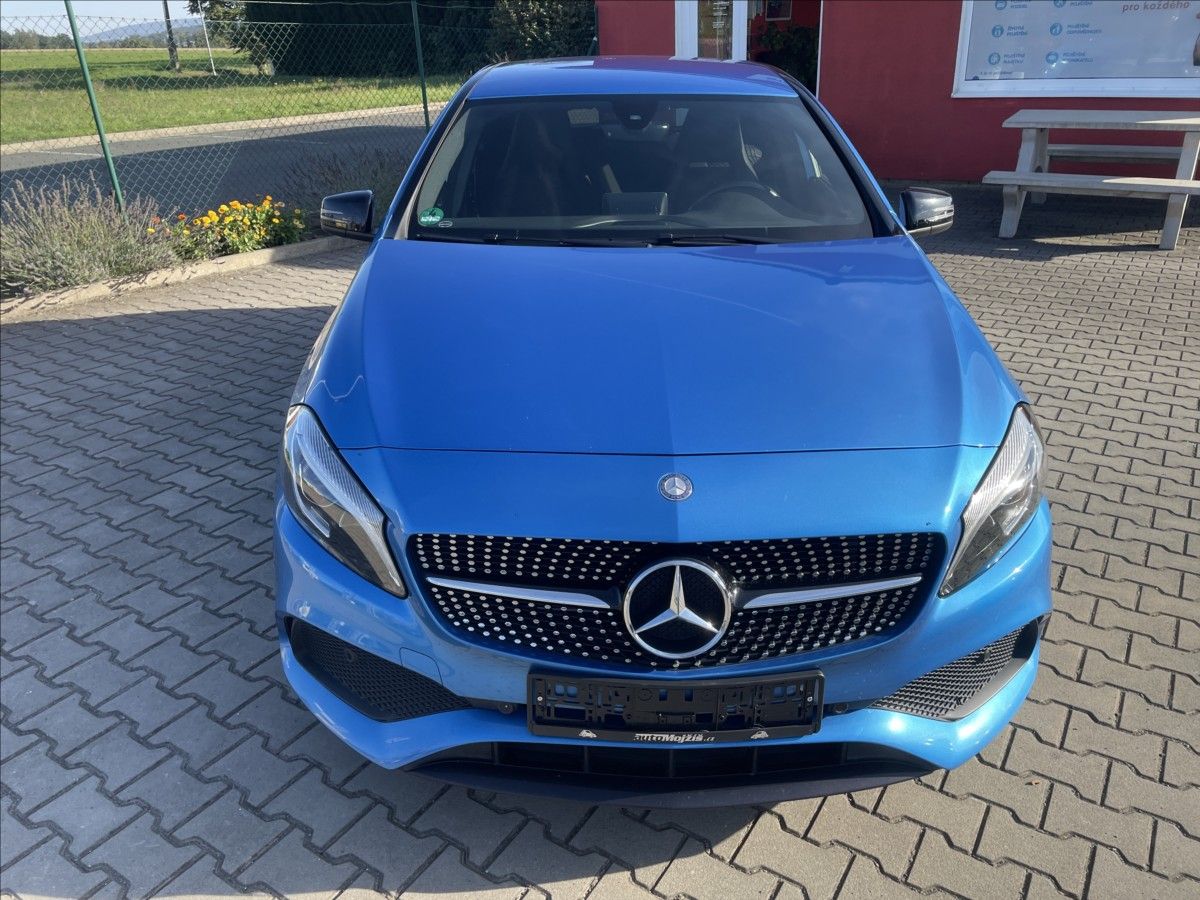 Mercedes-Benz Třídy A, 1,6 i 90 KW AMG LINE 1.MAJITEL - fotka 3