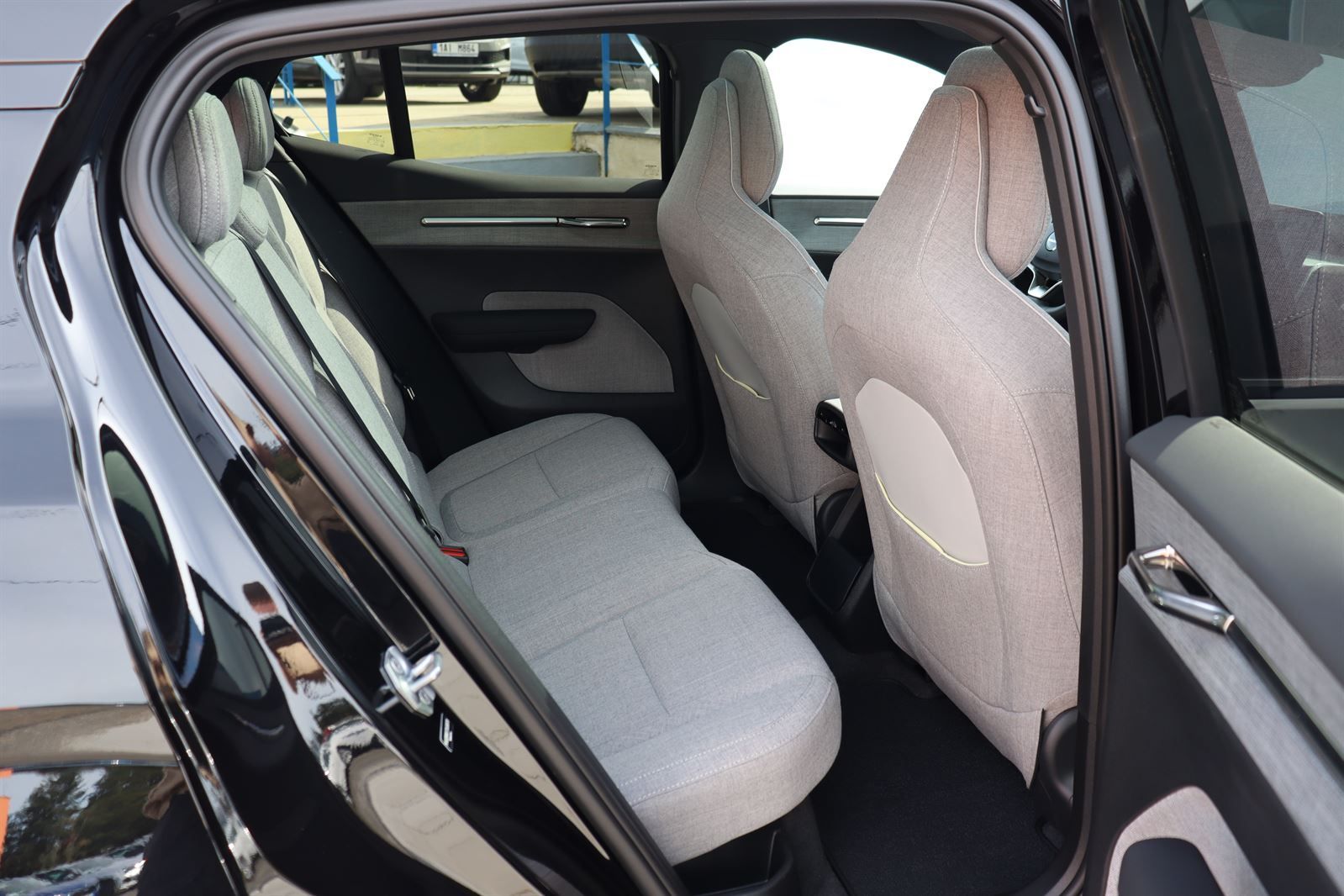 Volvo EX30, AWD Ultra Twin Performance - fotka 6