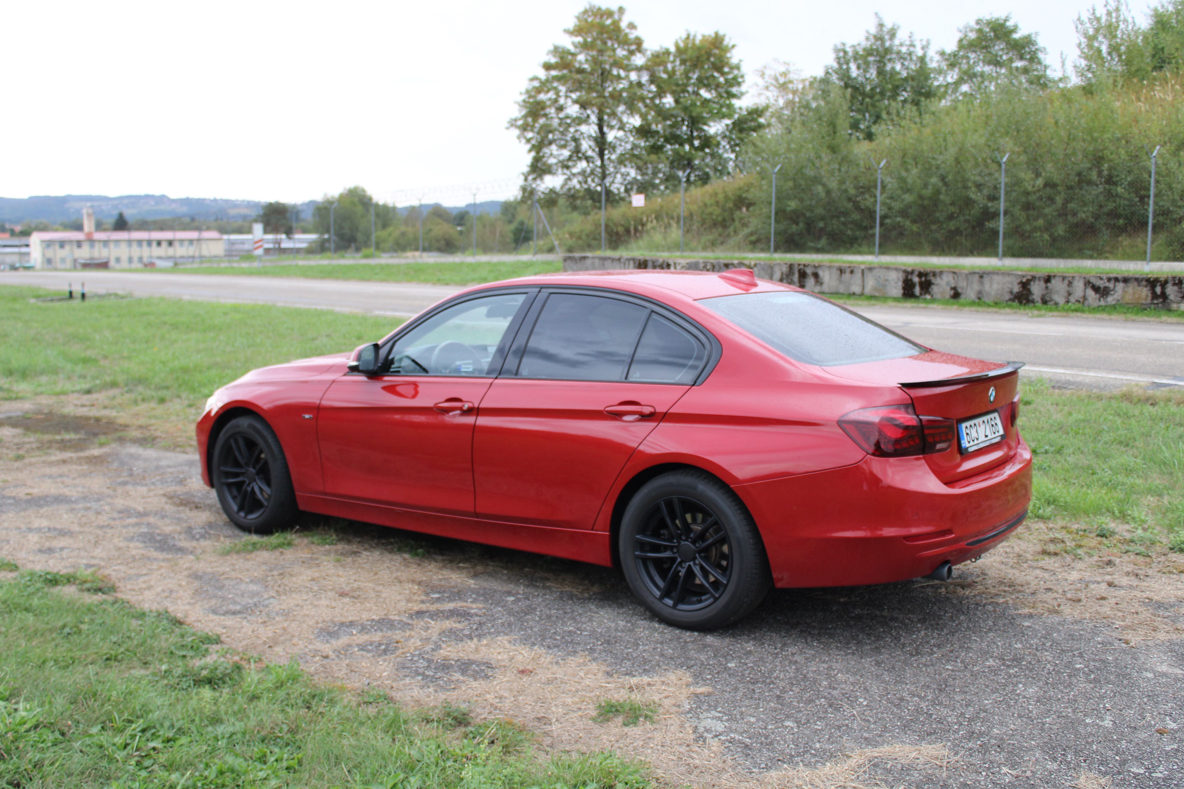 BMW Řada 3, F30 xDrive 135kW SportLine - fotka 5