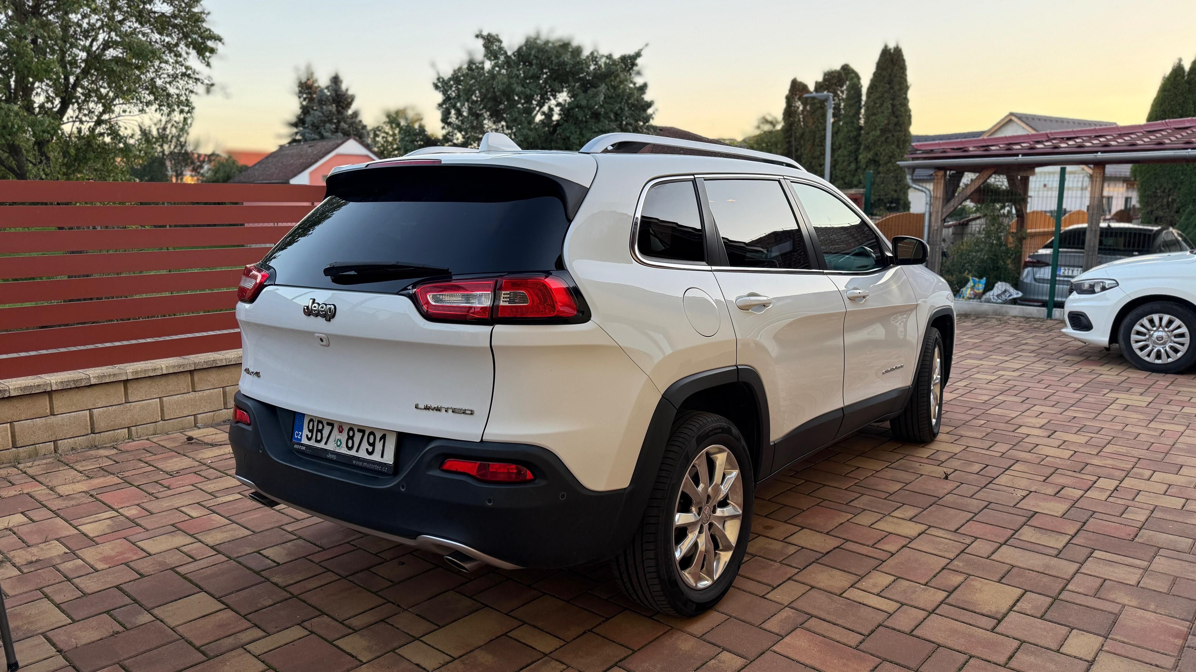 Jeep Cherokee, Jeep Cherokee1maj. DPH 3.2 V6 - fotka 5