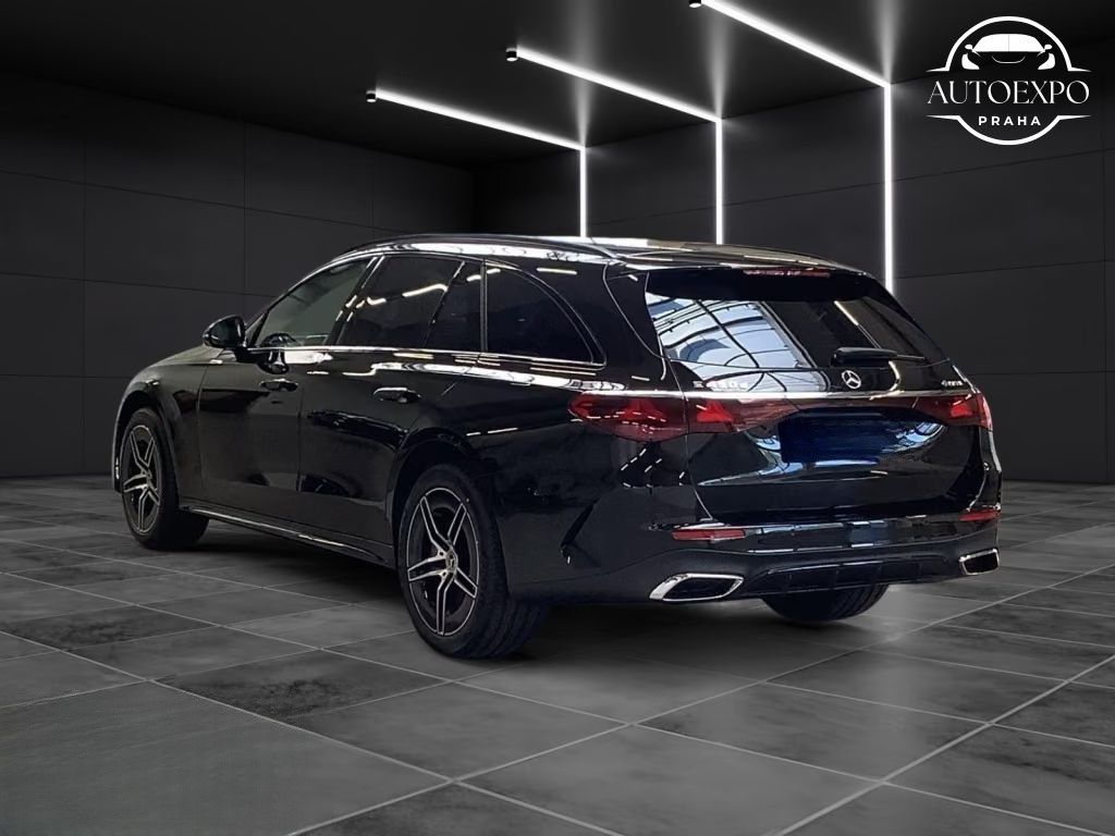 Mercedes-Benz Třídy E, 450d 4M T AMG*Night*PANORAMA - fotka 4