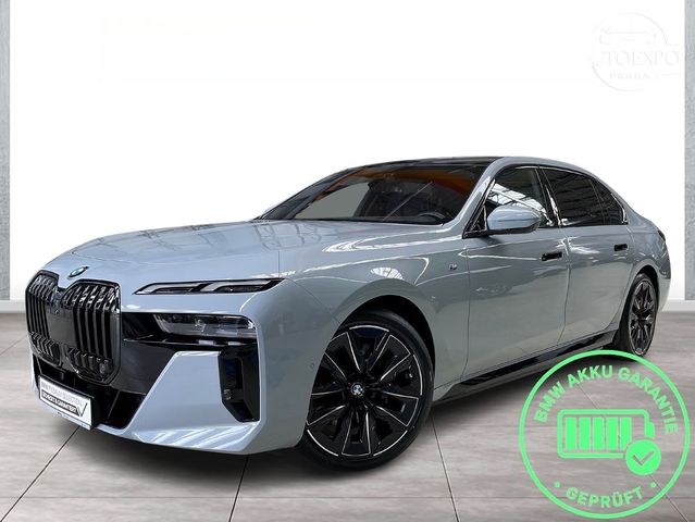 BMW i7