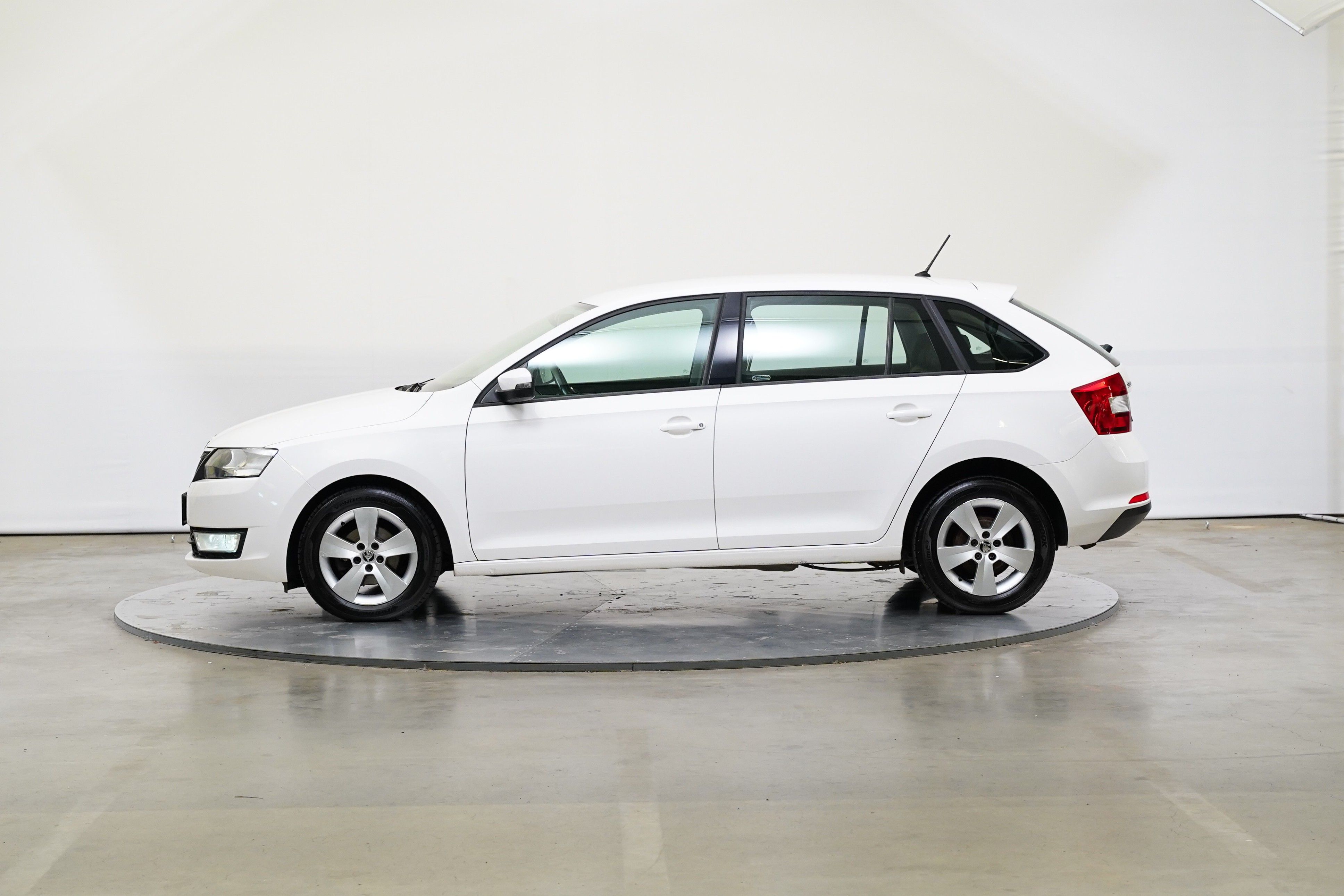 Škoda Rapid, 1.4 TDI 66 kW Ambition - fotka 3
