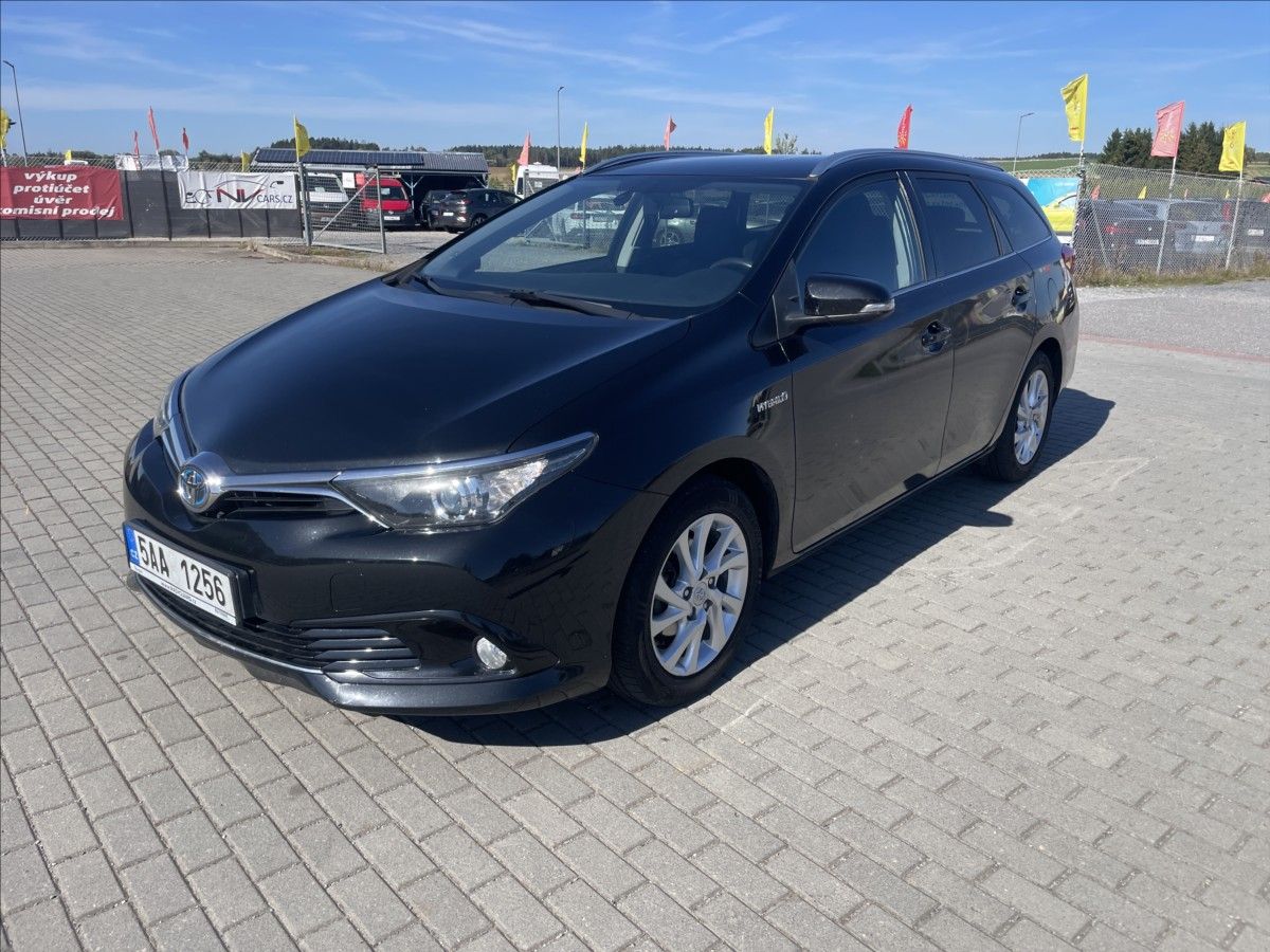 Toyota Auris, 1,8 E-CVT Hybrid CZauto 1maj D