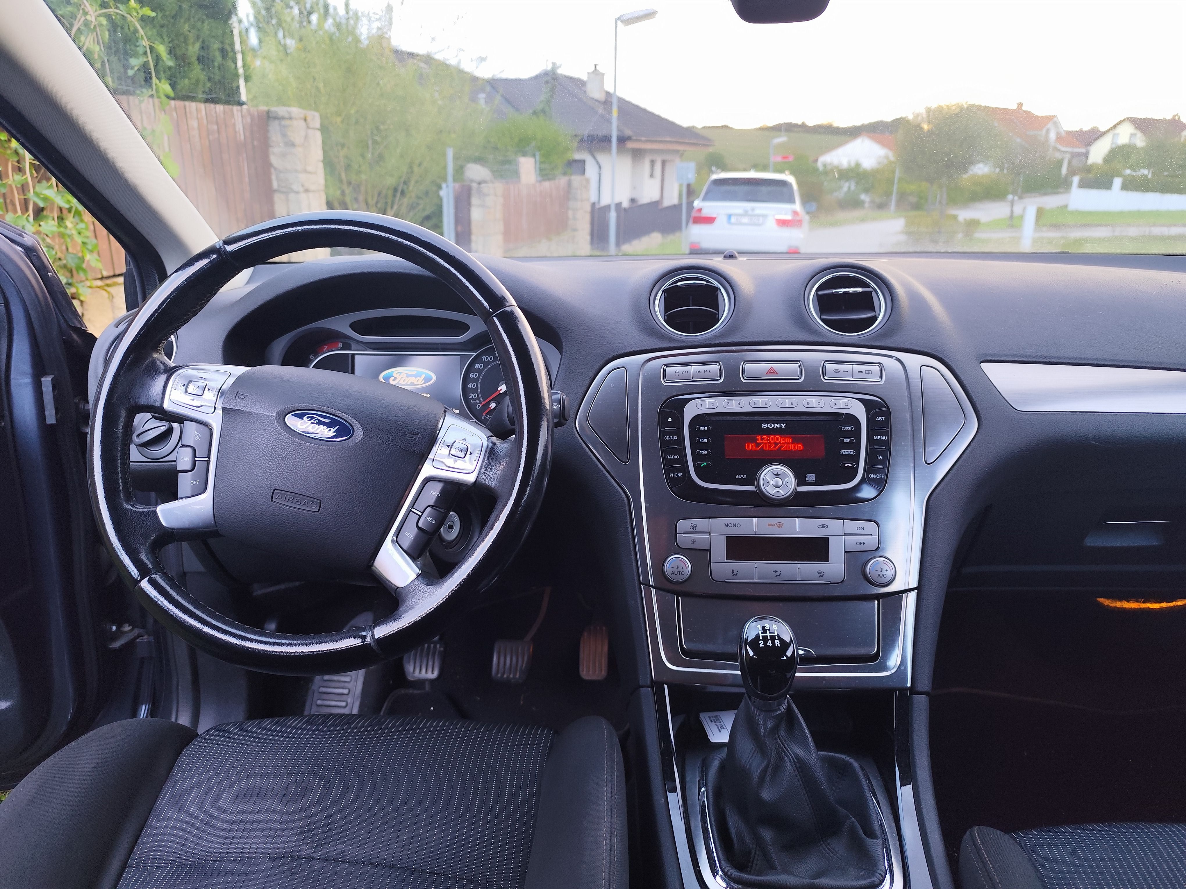 Ford Mondeo - fotka 3