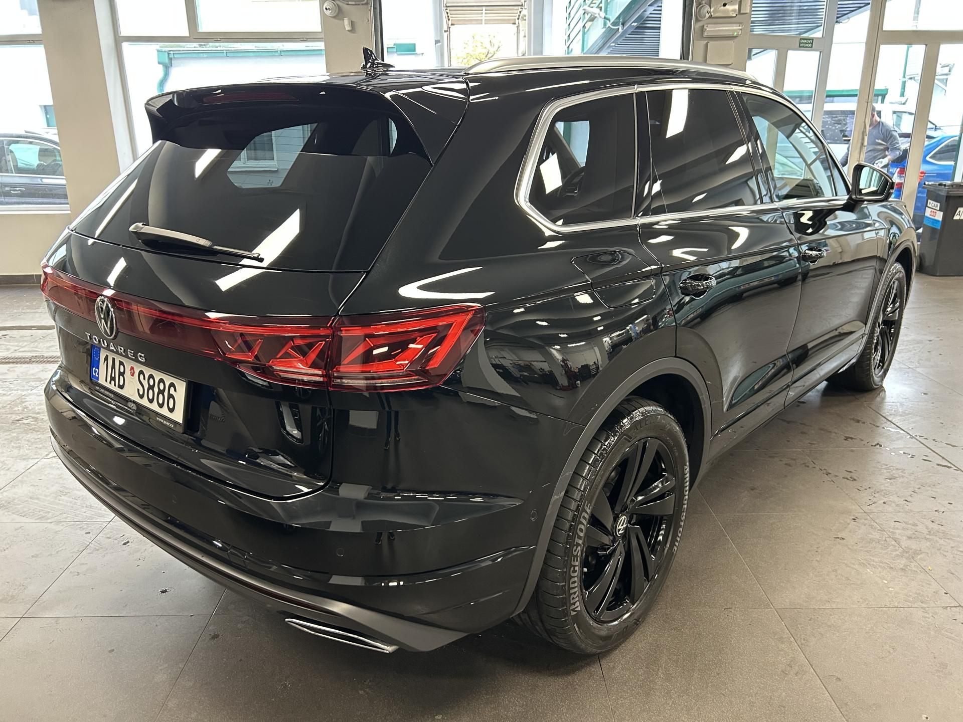 Volkswagen Touareg, 3.0TDi 210kW ELEG/NV/Panor/TZ - fotka 4
