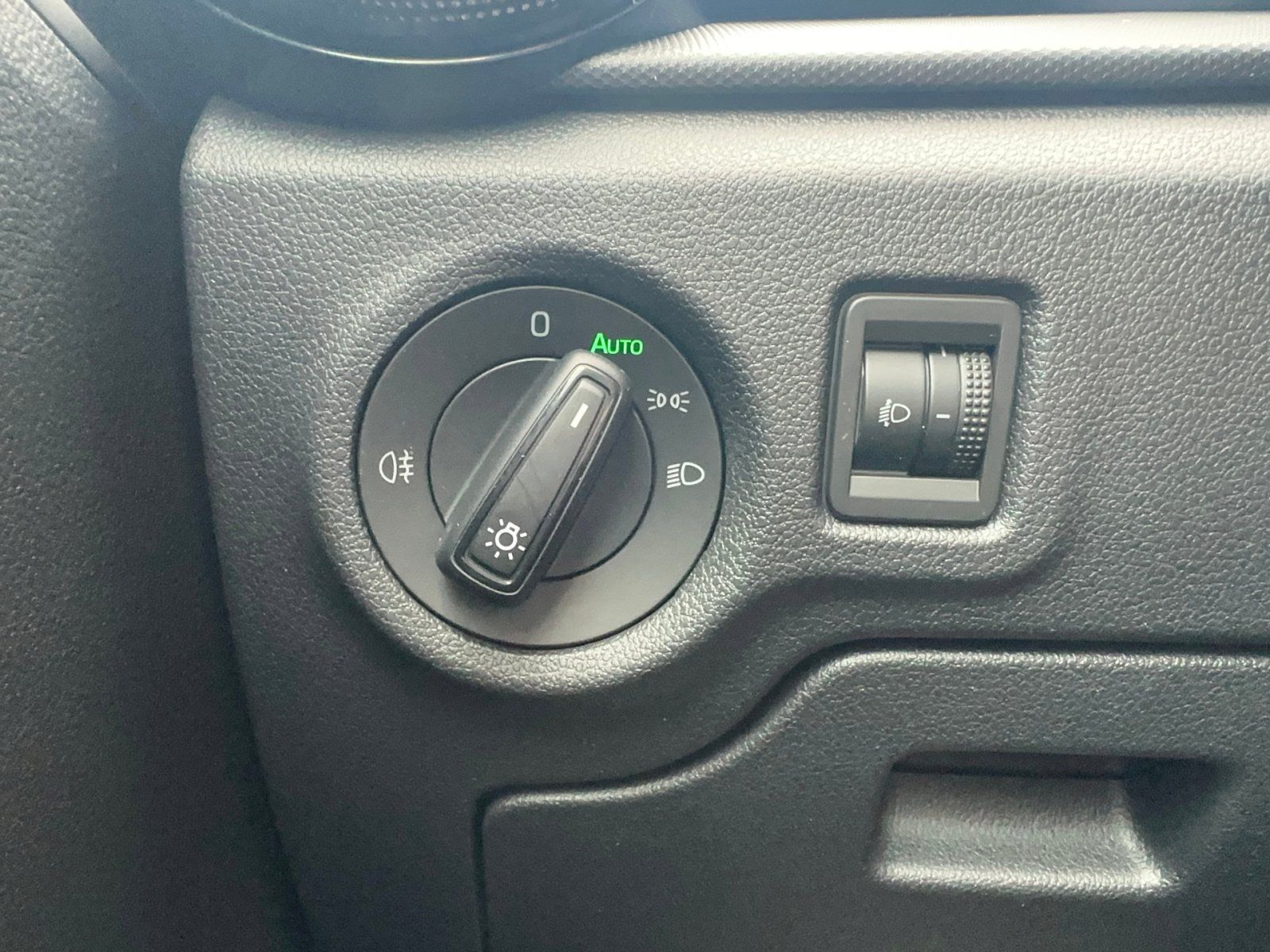 Škoda Fabia, 1.0 MPI 44kW Active Plus - fotka 6