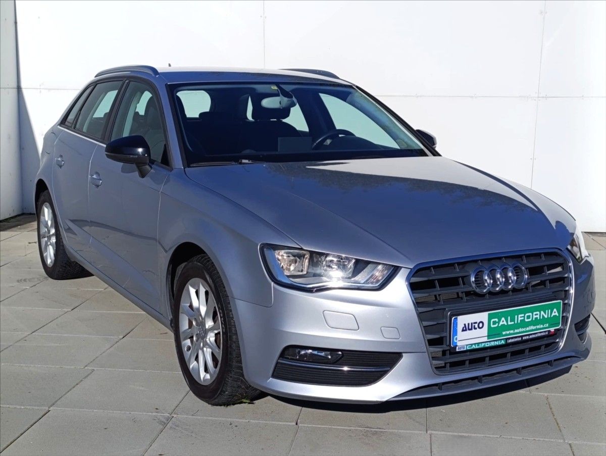 Audi A3, 1,6 TDi Aut.klima,Navigace - fotka 4