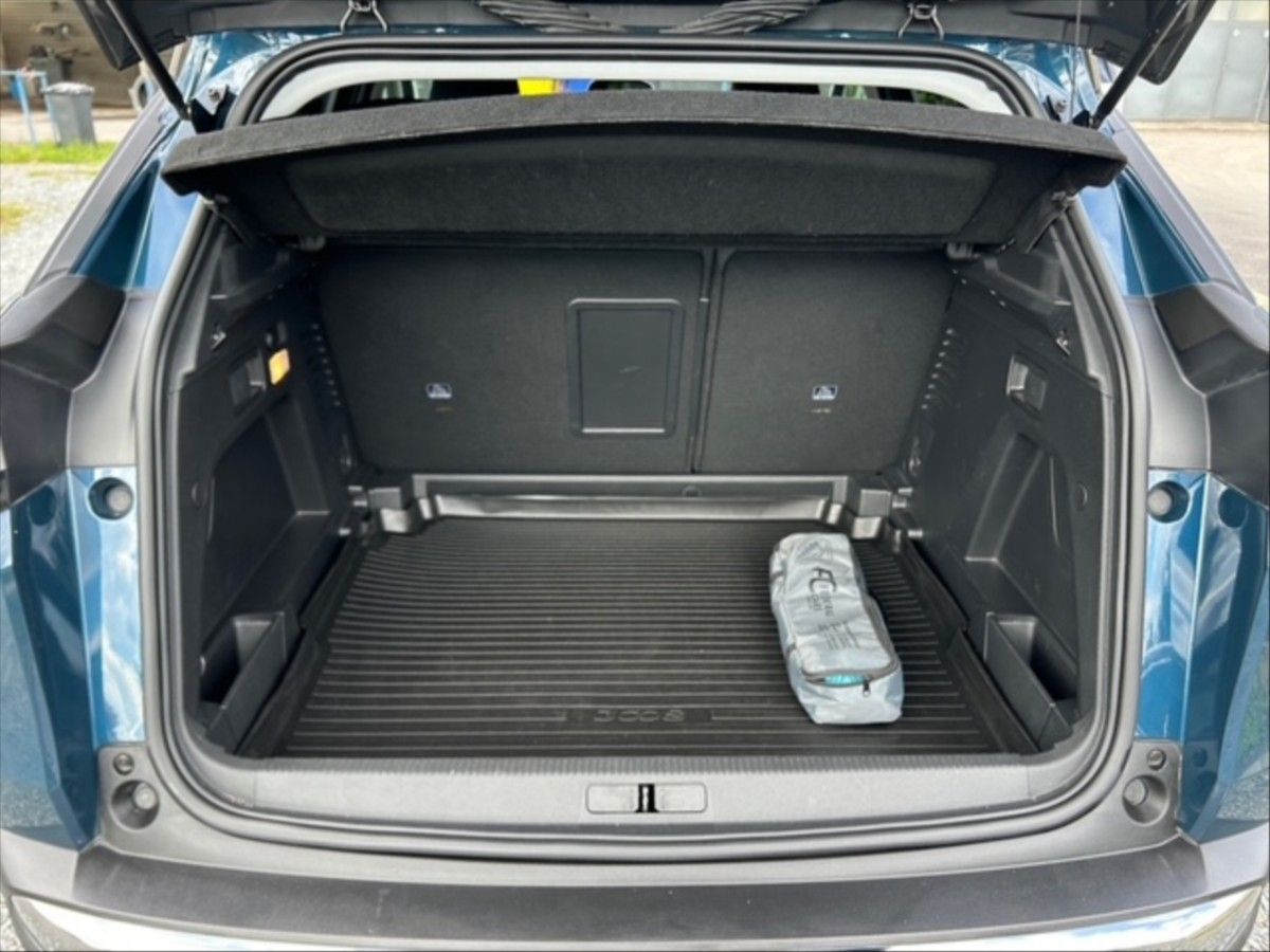 Peugeot 3008, 1,5 bHDi 130 Allure - fotka 6