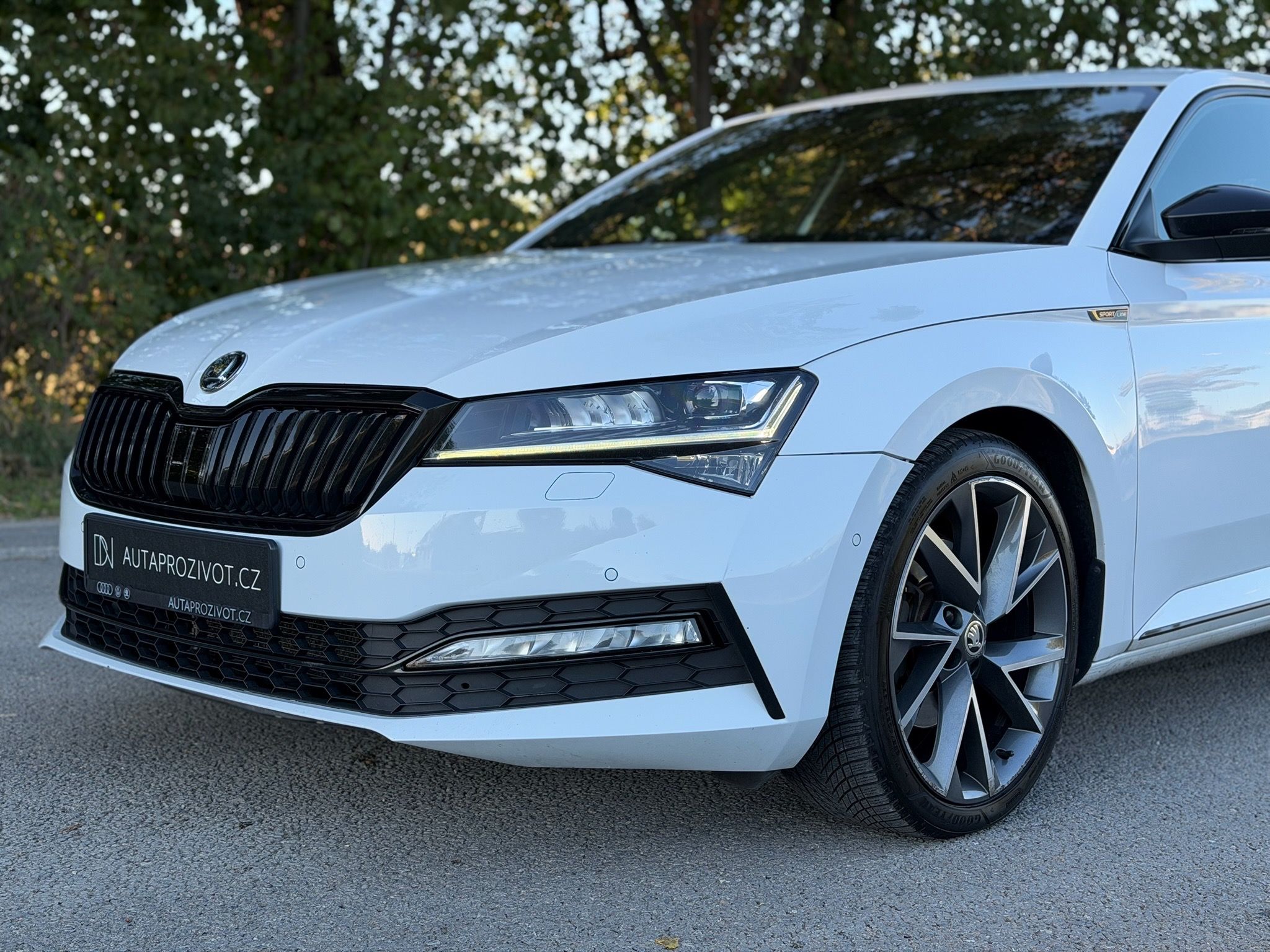 Škoda Superb, Sportline 2.0TDI 110kW DSG DPH - fotka 4
