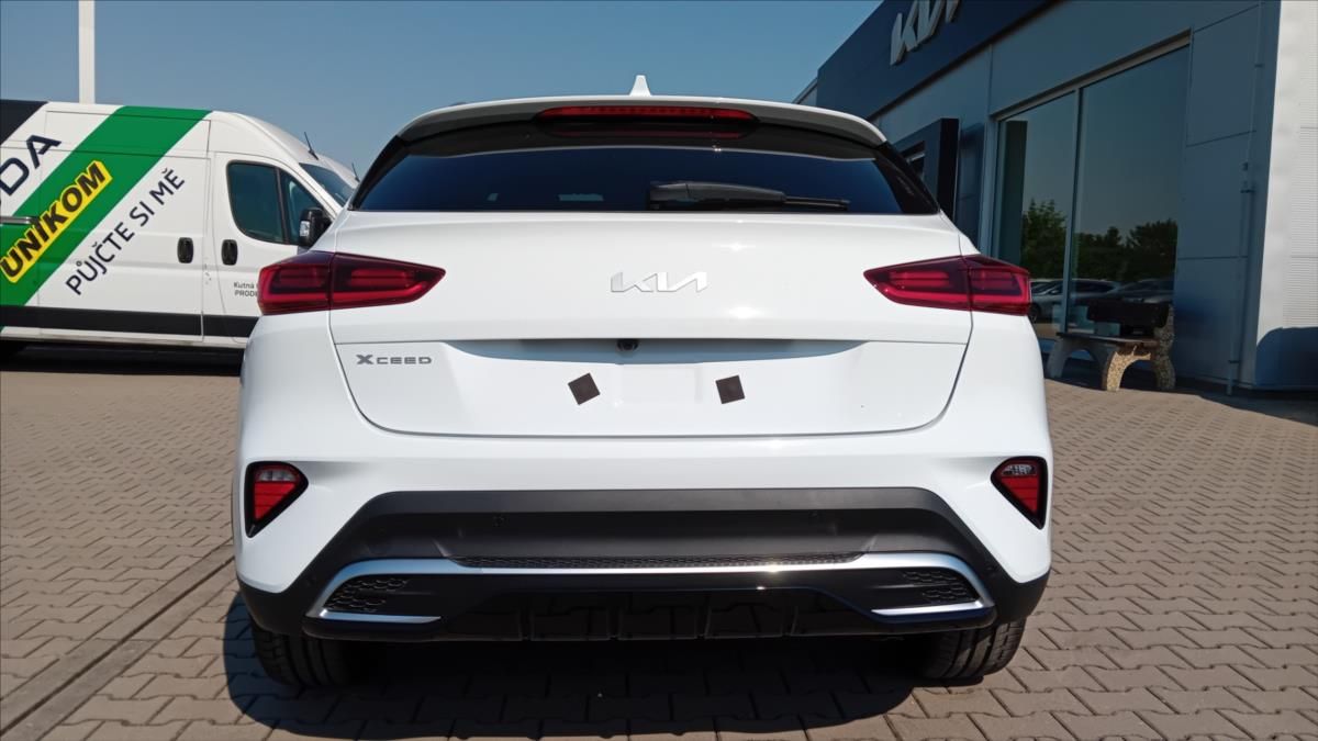 Kia XCee´d, 1,6 T-GDi GPF 7DCT EXCLUSIVE - fotka 4