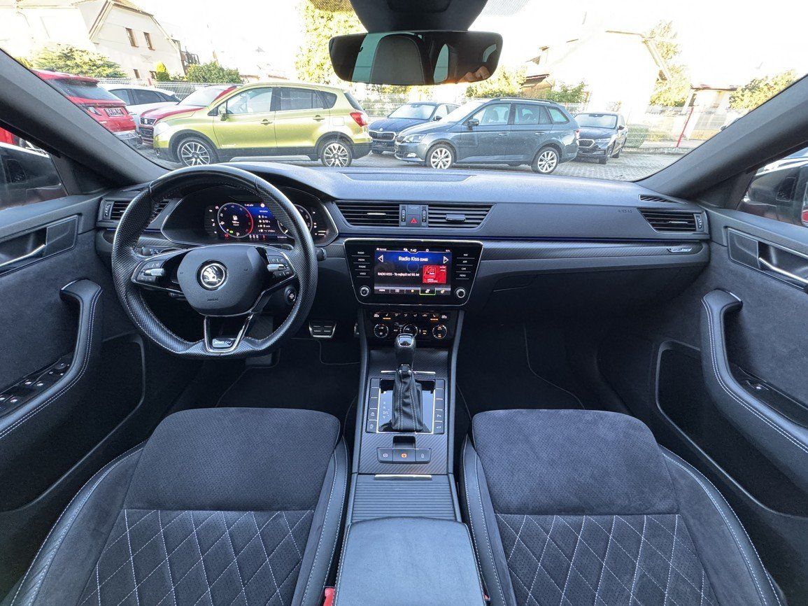 Škoda Superb, 2.0TDi DSG SportLine Metrix - fotka 6