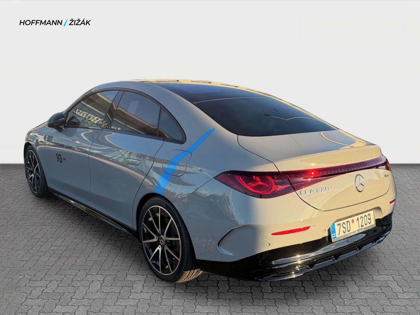 Mercedes-Benz CLA, CLA 220 4MATIC - fotka 3