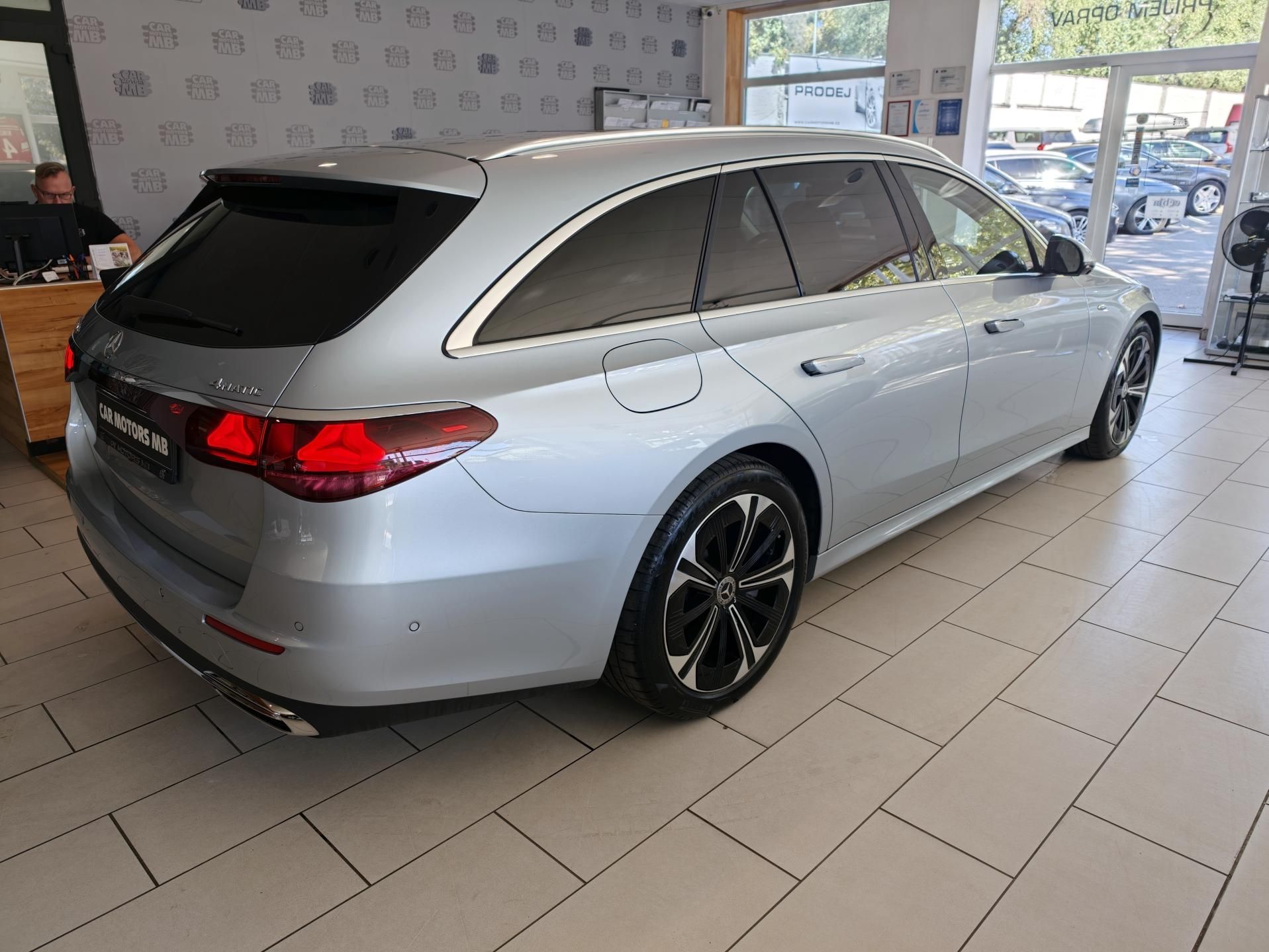 Mercedes-Benz Třídy E, E300 de T 4M Avantgarde Adv+ - fotka 5