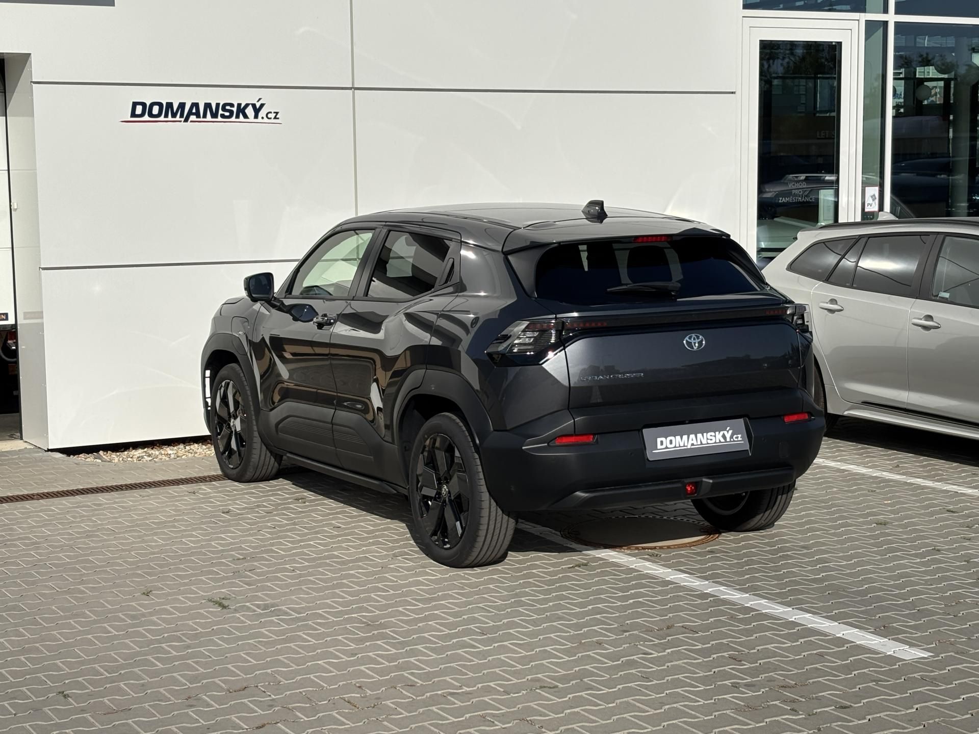 Toyota Urban Cruiser, Executive 61kWh 4x2 - fotka 4