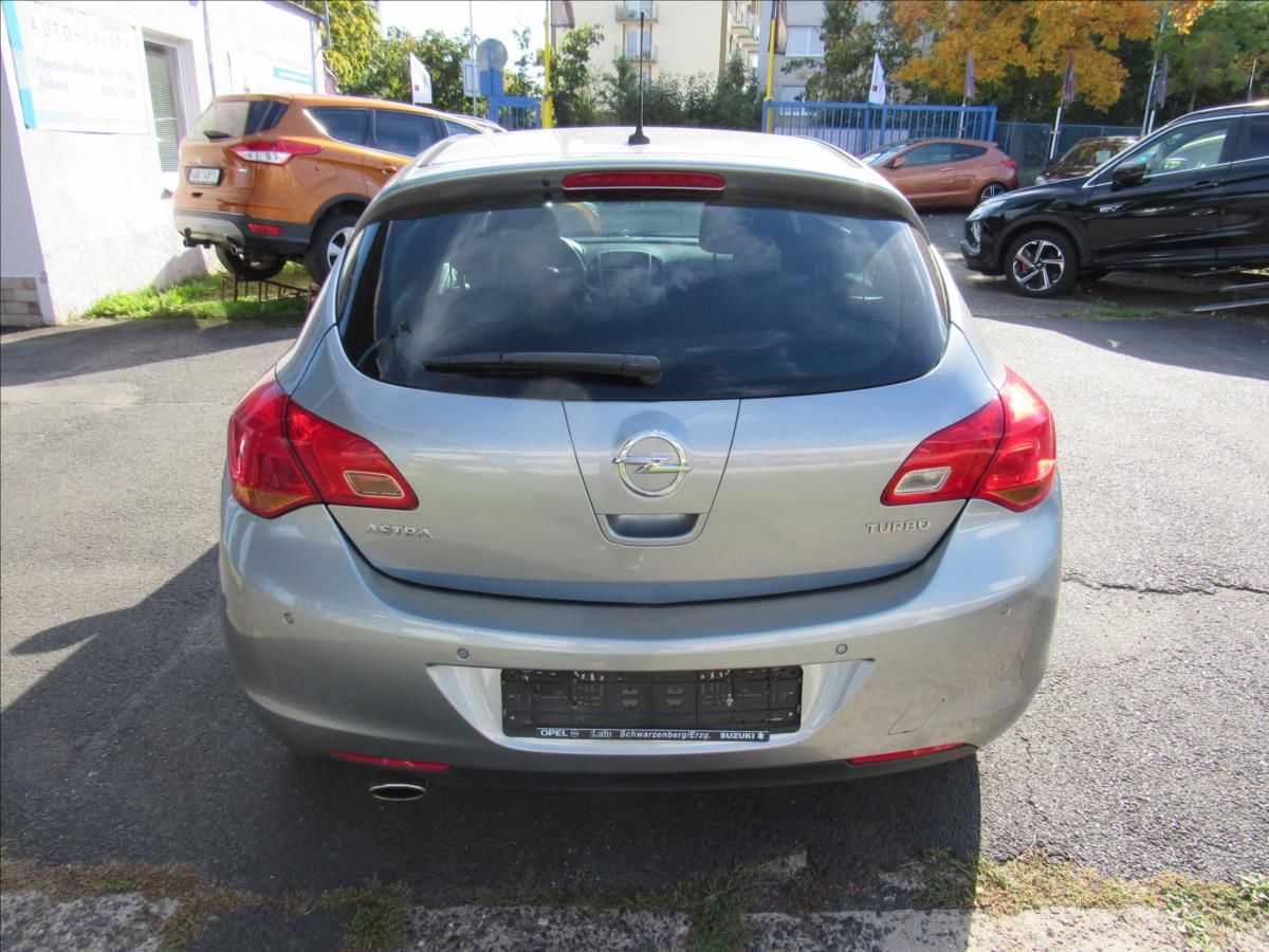 Opel Astra, 1,4 Turbo 103kW - fotka 5